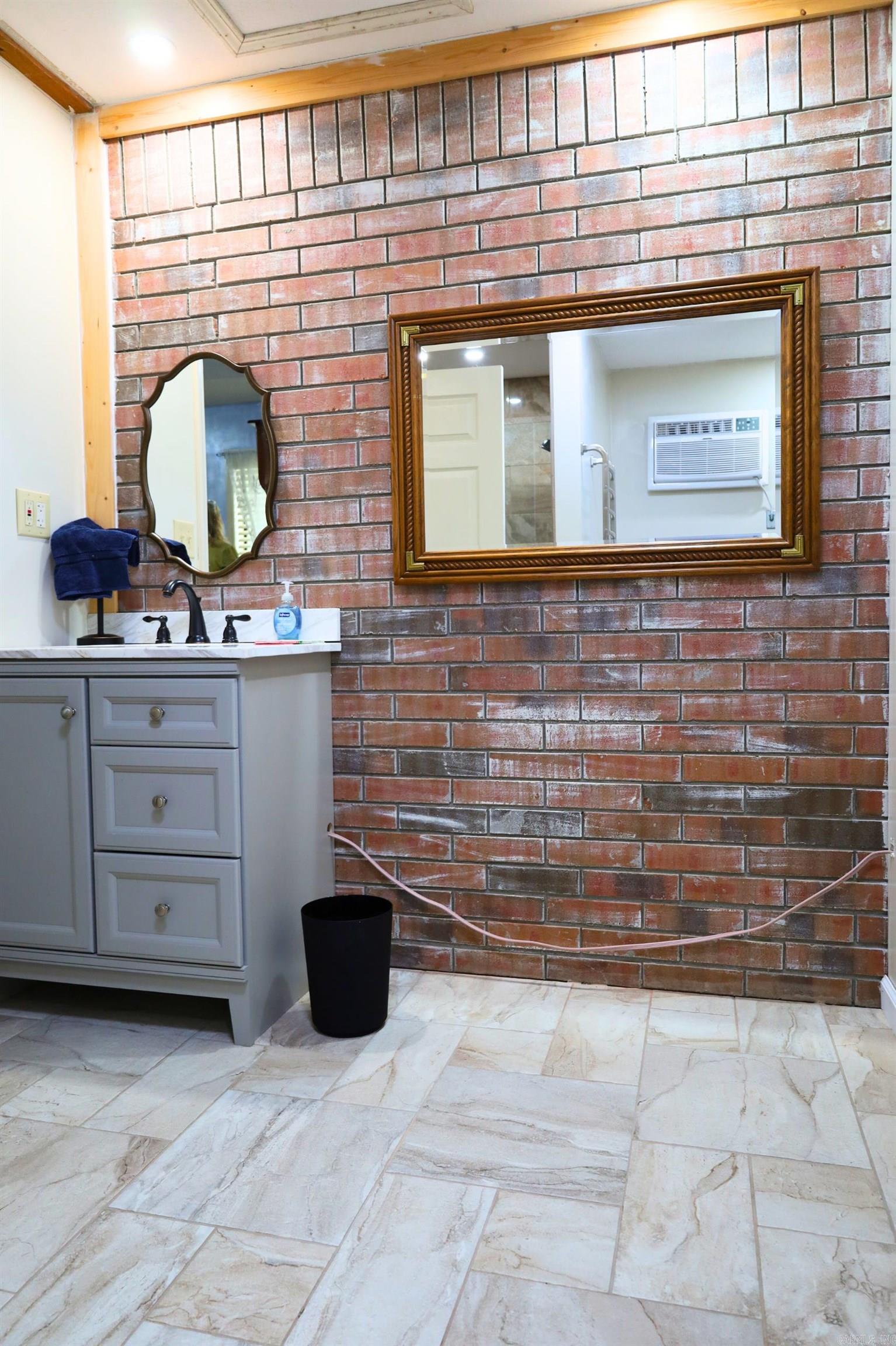 Summerhill Drive - Residential