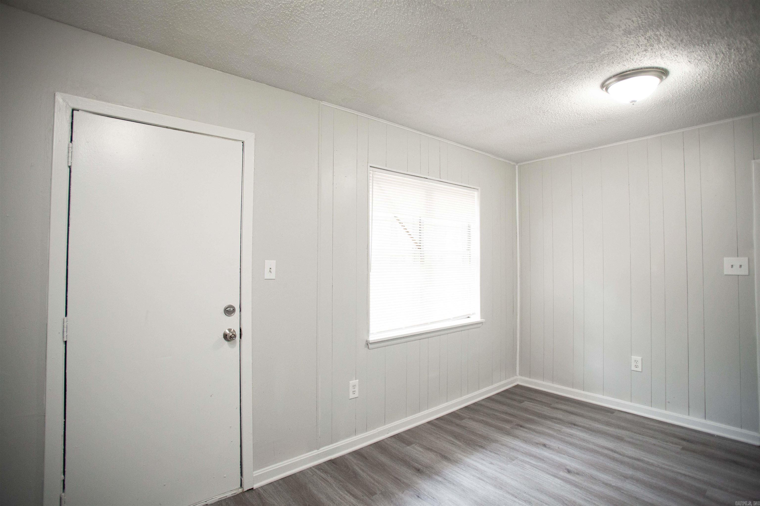 Twin Oaks - Residential Lease