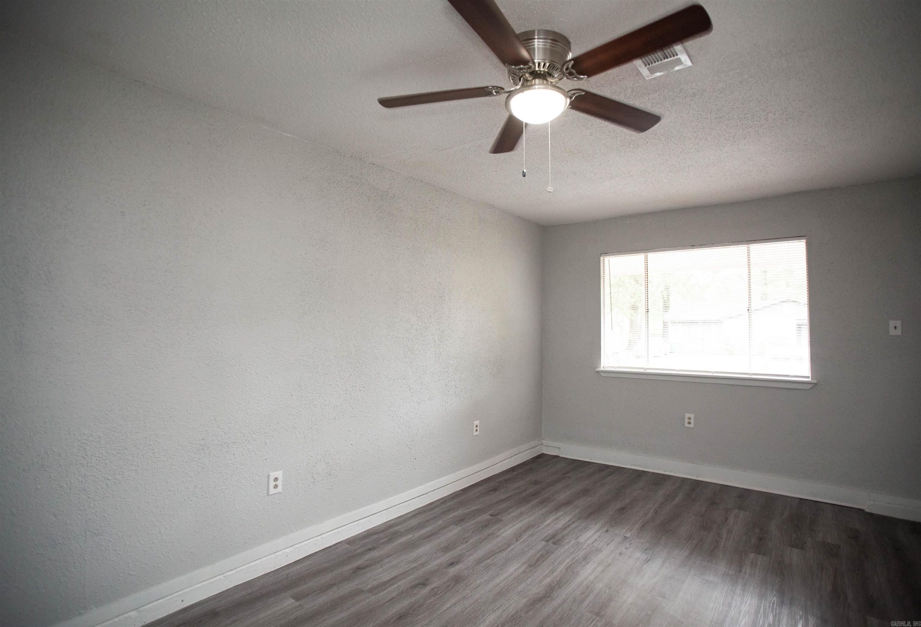 Twin Oaks - Residential Lease