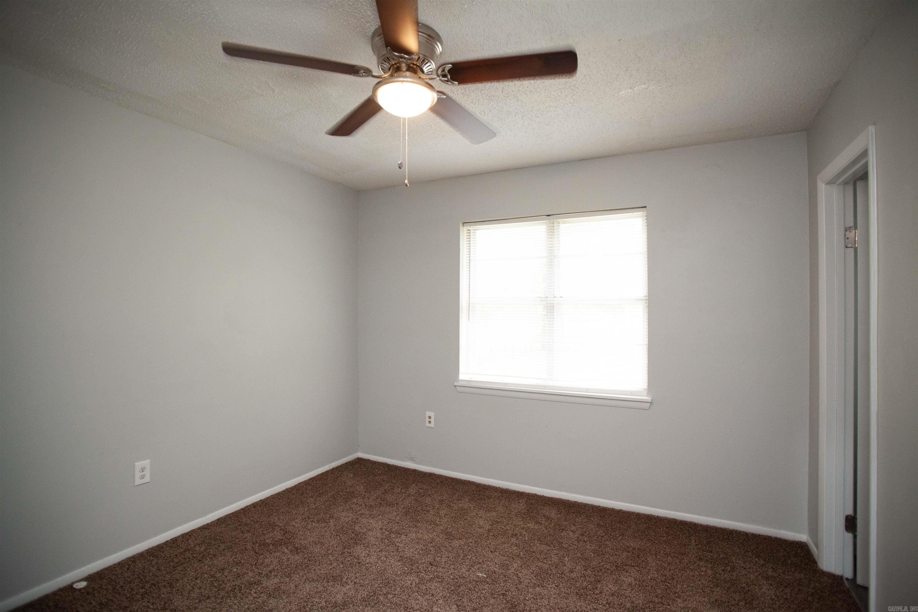 Twin Oaks - Residential Lease