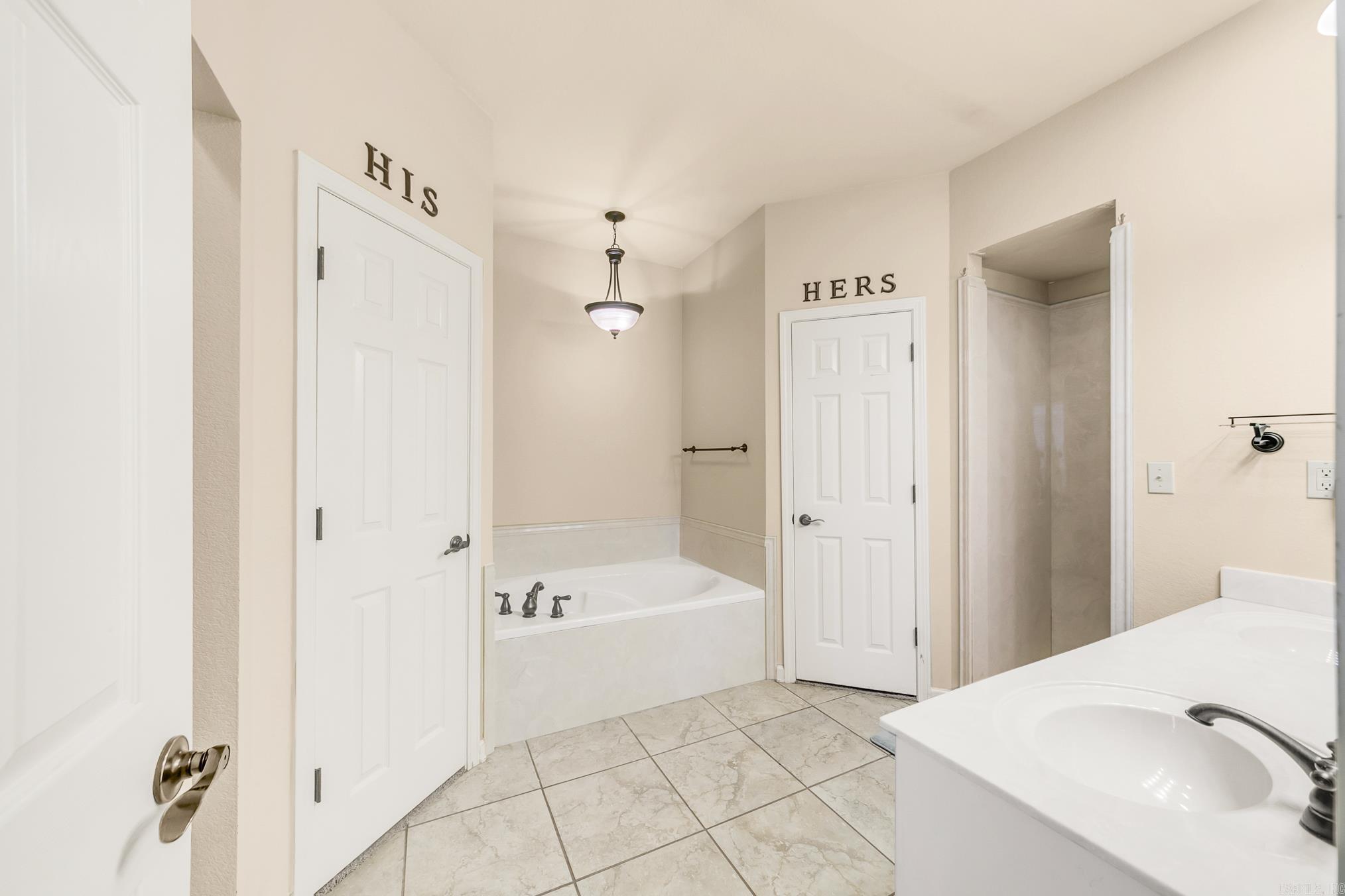 CROSS CREEK - Residential