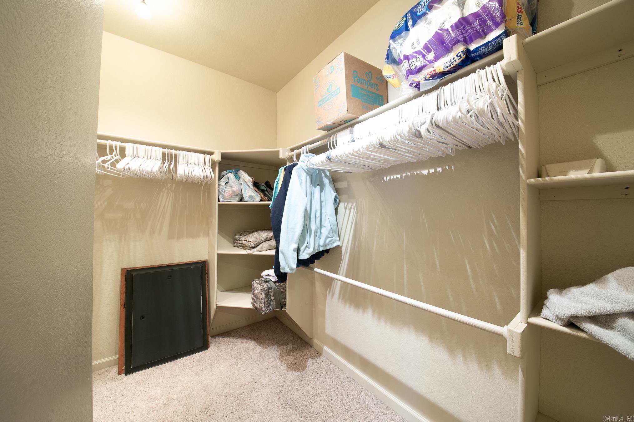 CROSS CREEK - Residential