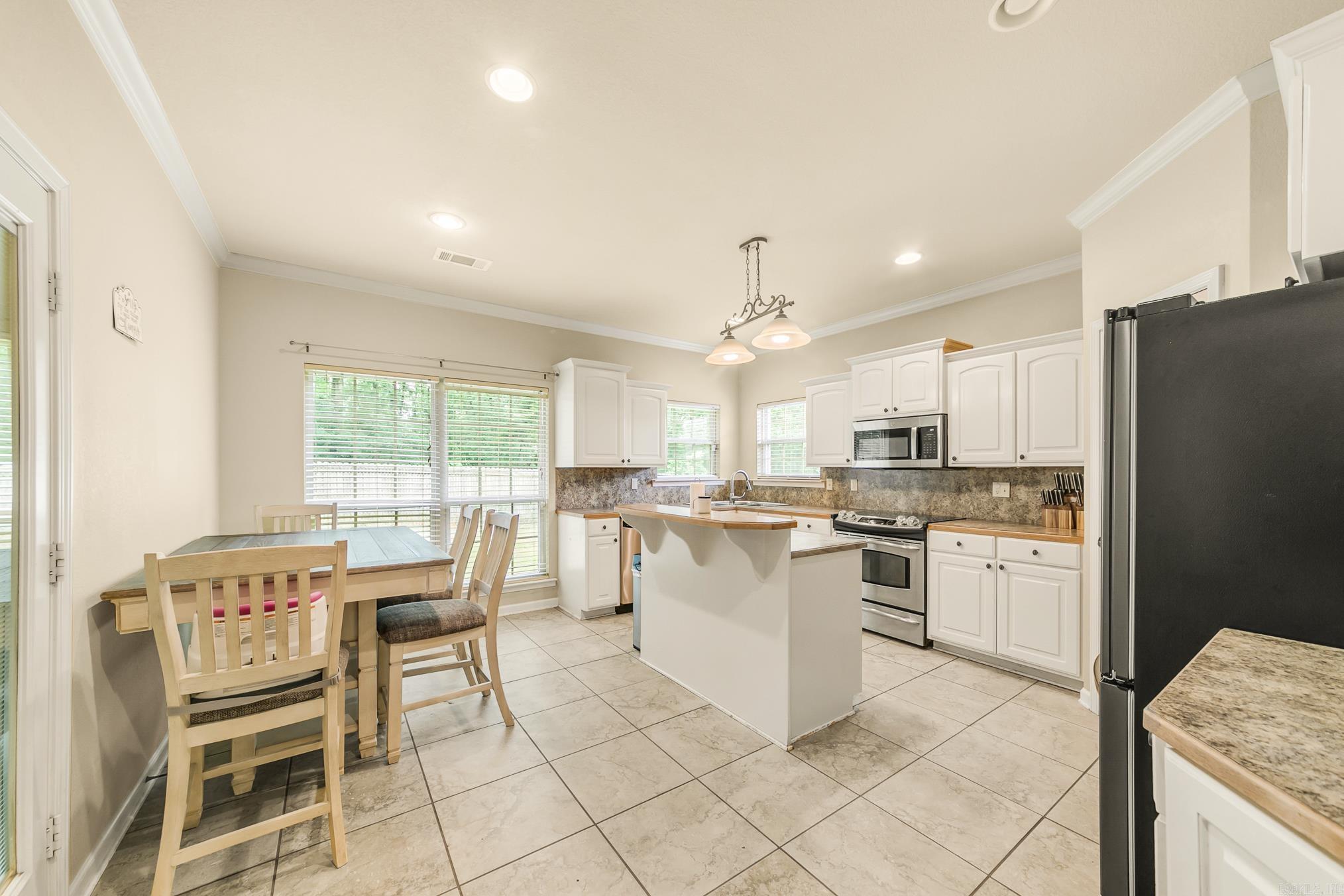 CROSS CREEK - Residential