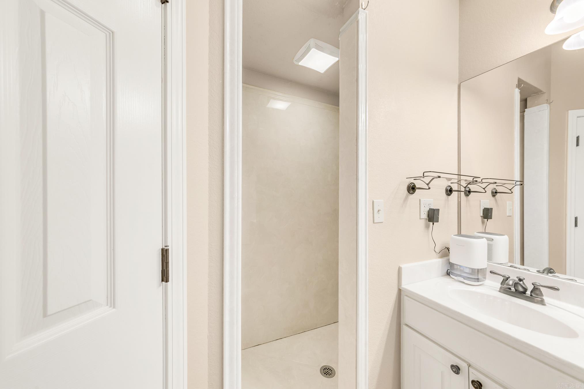 CROSS CREEK - Residential