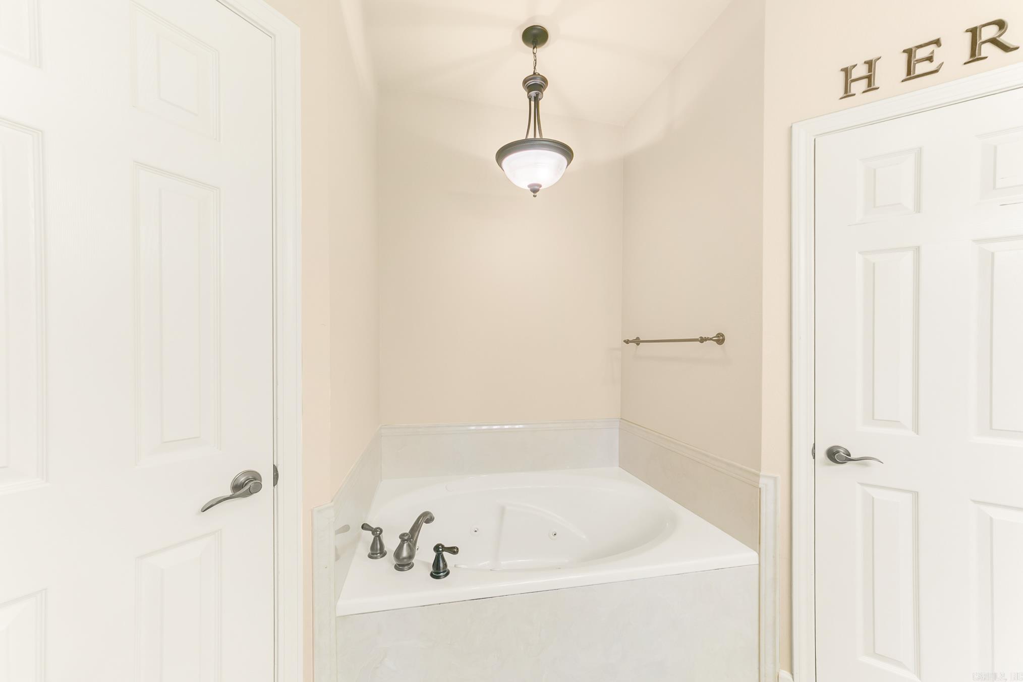 CROSS CREEK - Residential