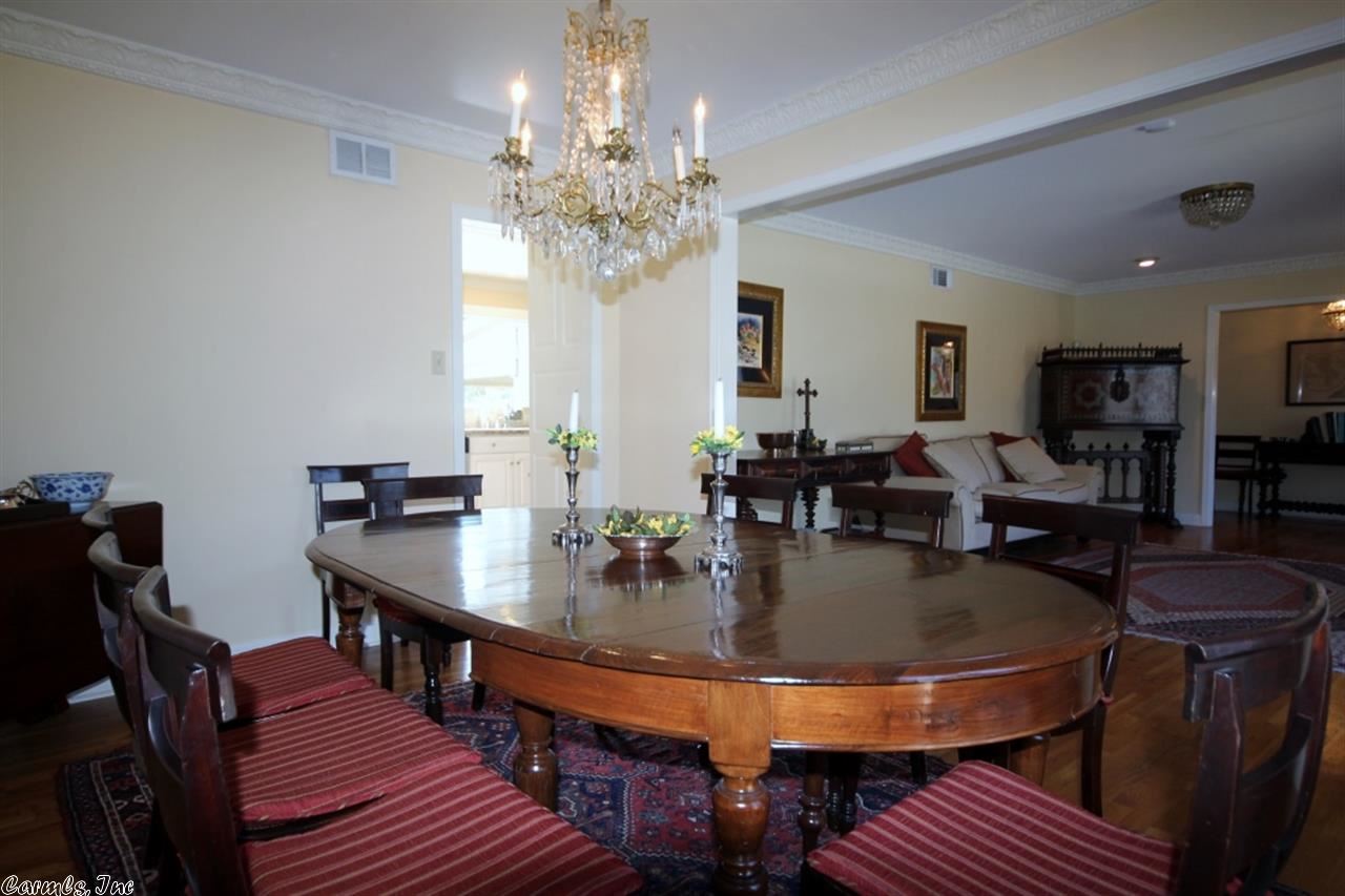 Meeks Manor - Residential