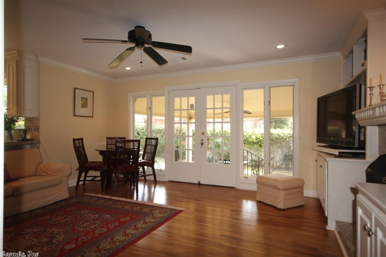 Meeks Manor - Residential