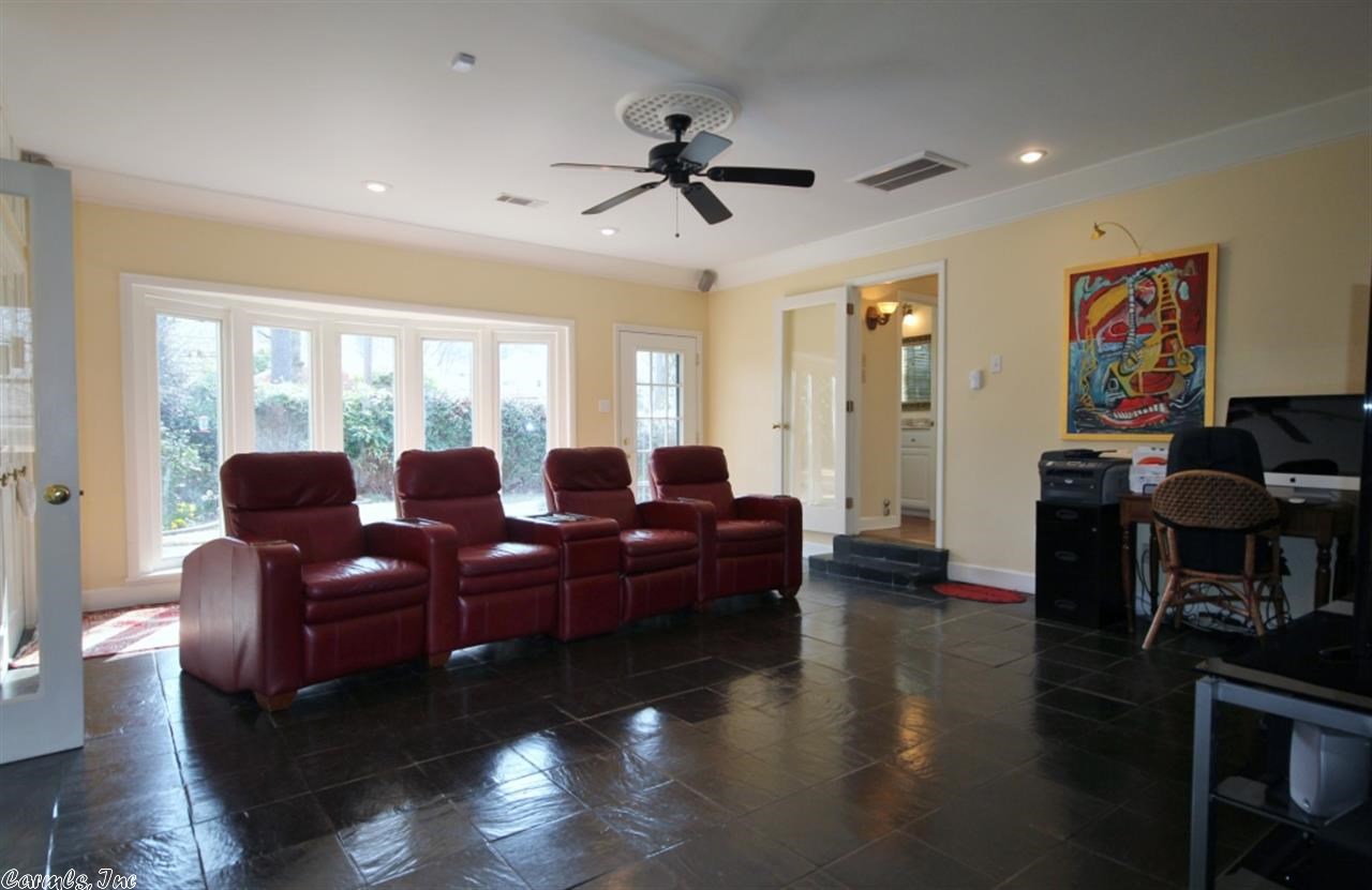 Meeks Manor - Residential