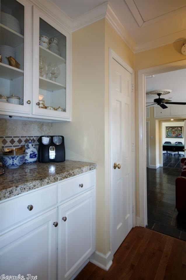 Meeks Manor - Residential