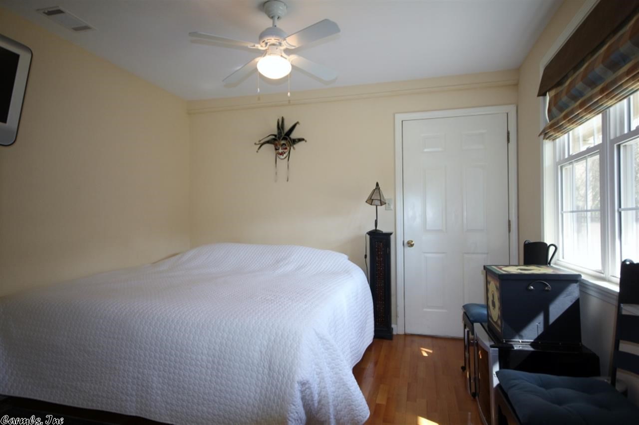 Meeks Manor - Residential