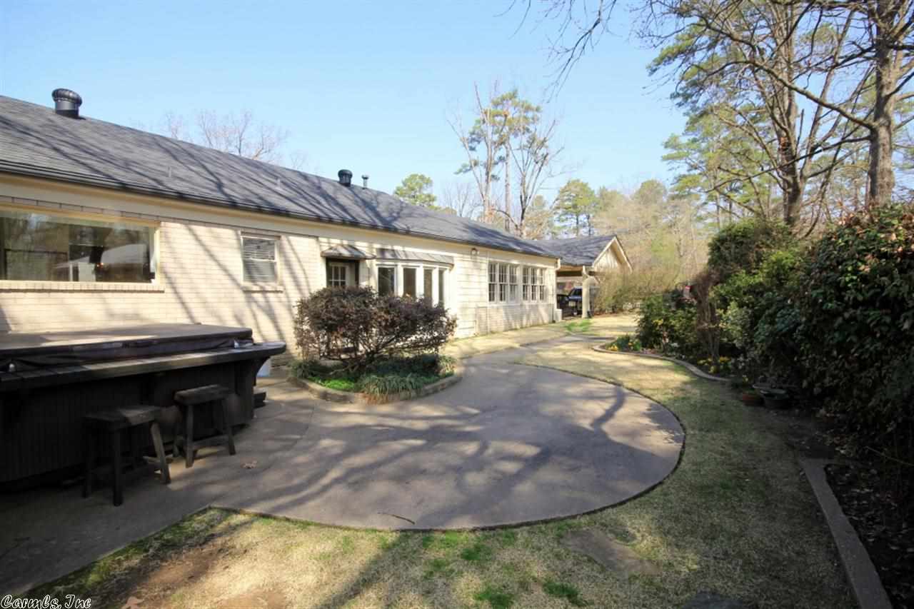 Meeks Manor - Residential