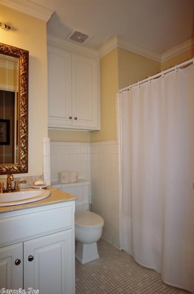 Meeks Manor - Residential