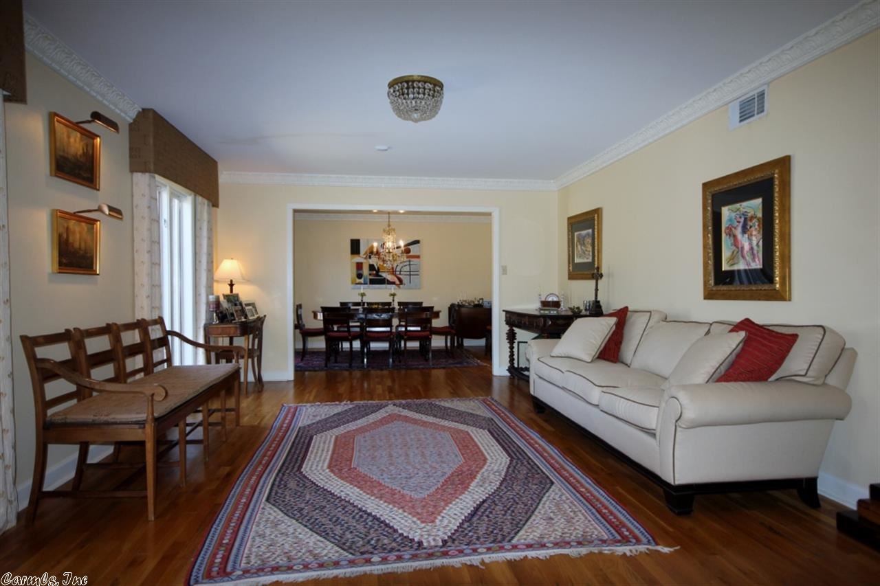 Meeks Manor - Residential