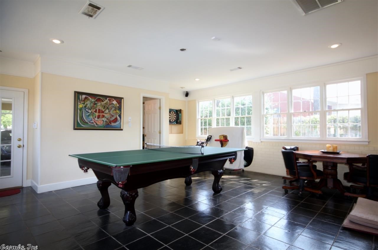 Meeks Manor - Residential