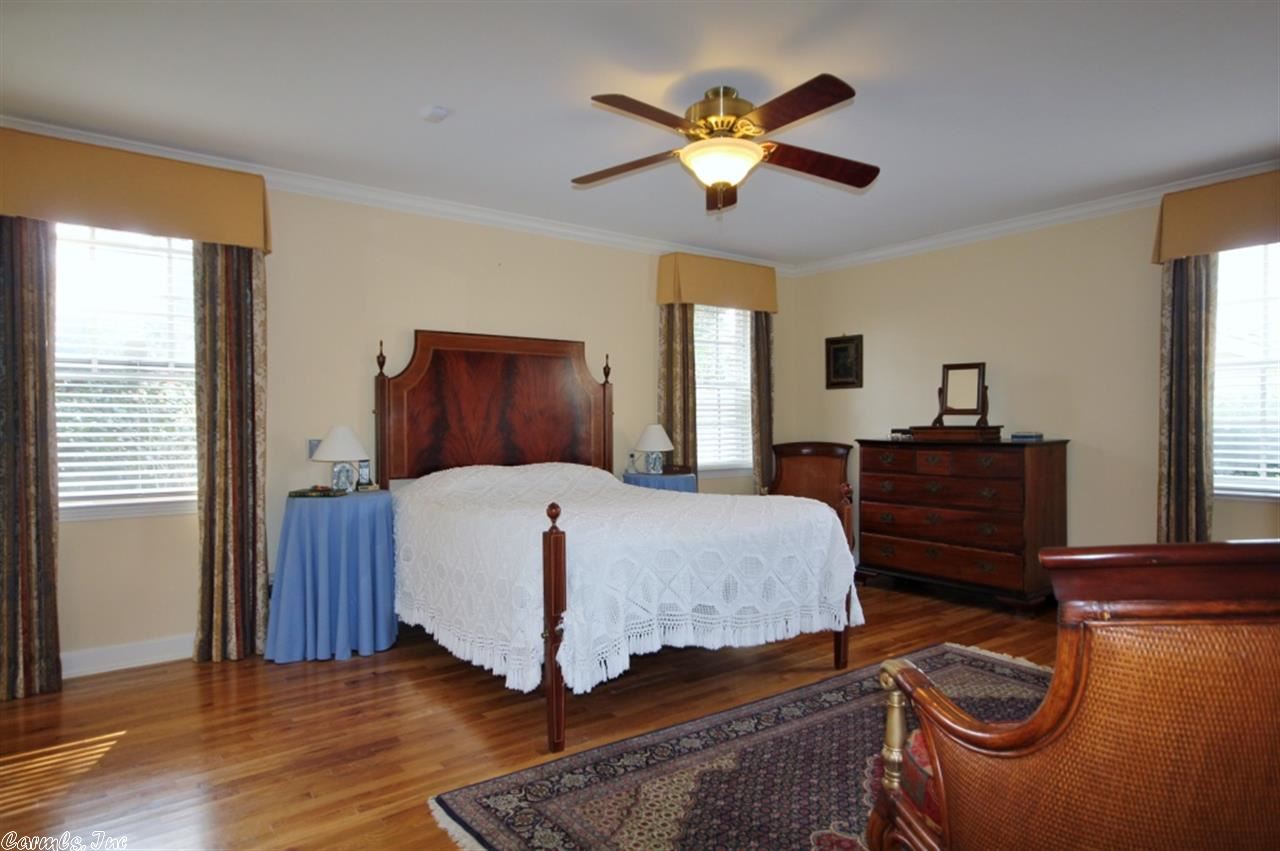 Meeks Manor - Residential