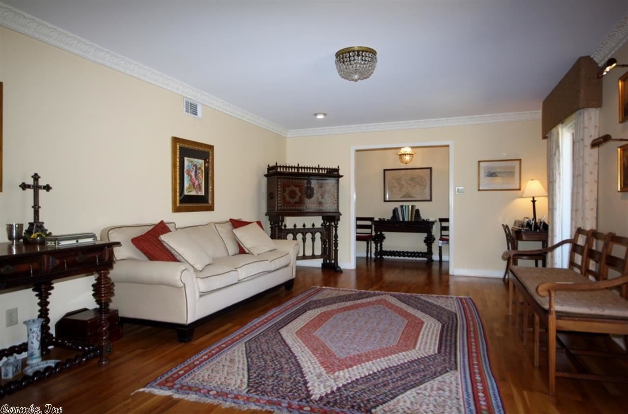 Meeks Manor - Residential