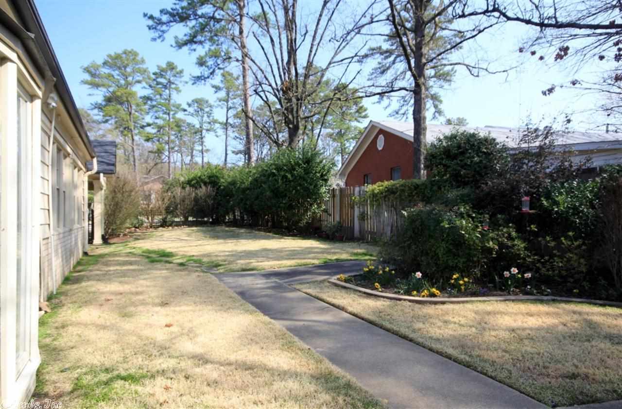 Meeks Manor - Residential