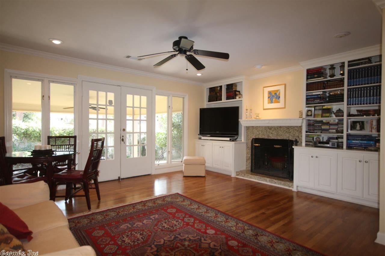 Meeks Manor - Residential