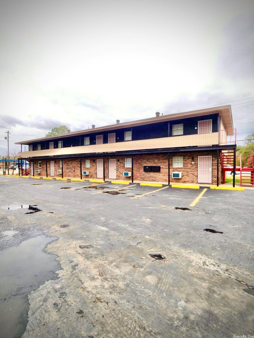 REMAX Platinum offering newly remodeled 1 Bedroom 1 Bath apartments in Pine Bluff!  Close to Super 1, Relyance Bank, and several convenient stores and restaurants!  Water PAID!  Tenants have to pay Electricity that's it!  Rent $600/month  Deposit is $300  Section 8 accepted!  NO PETS!!!  Refrigerator and Stove Included!  Call the office today!