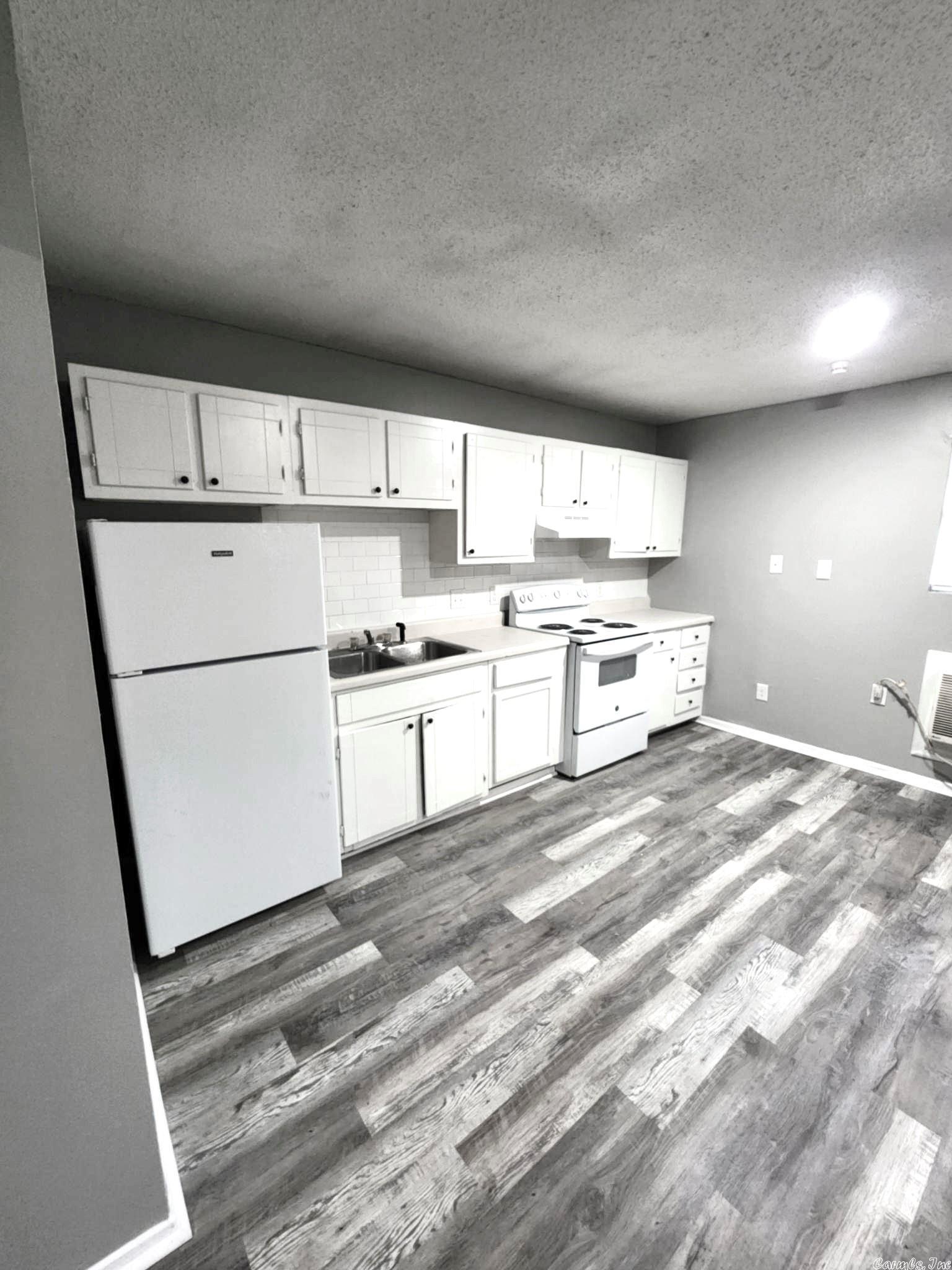 Austin & Taylor - Residential Lease