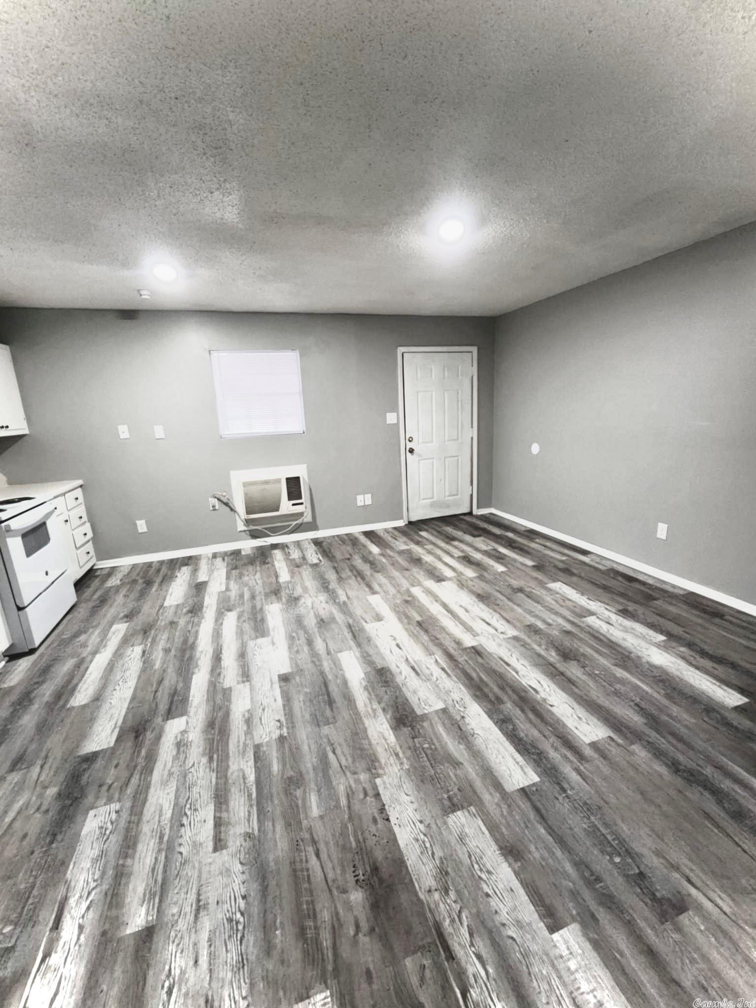 Austin & Taylor - Residential Lease