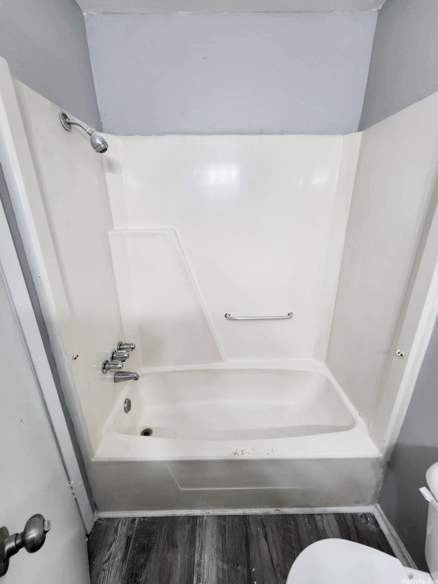 Austin & Taylor - Residential Lease