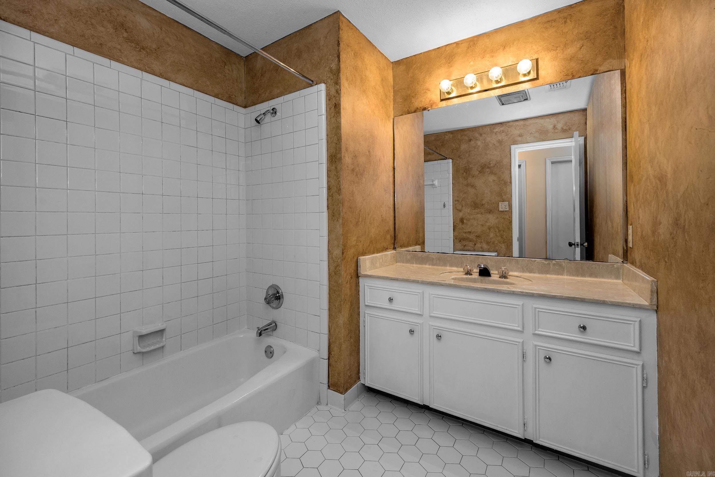 Marlowe Manor - Residential