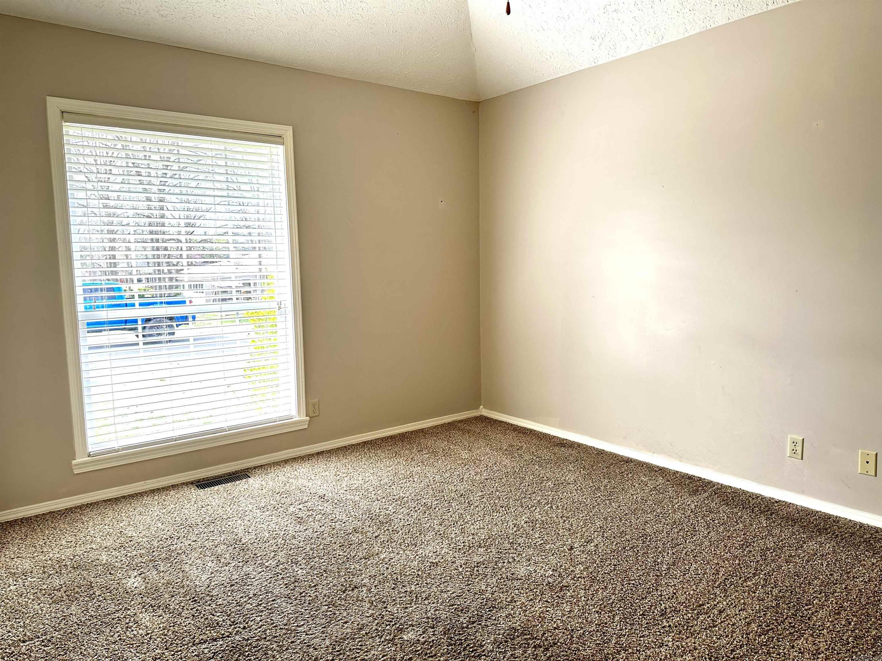 Delwood Manor 1st - Residential