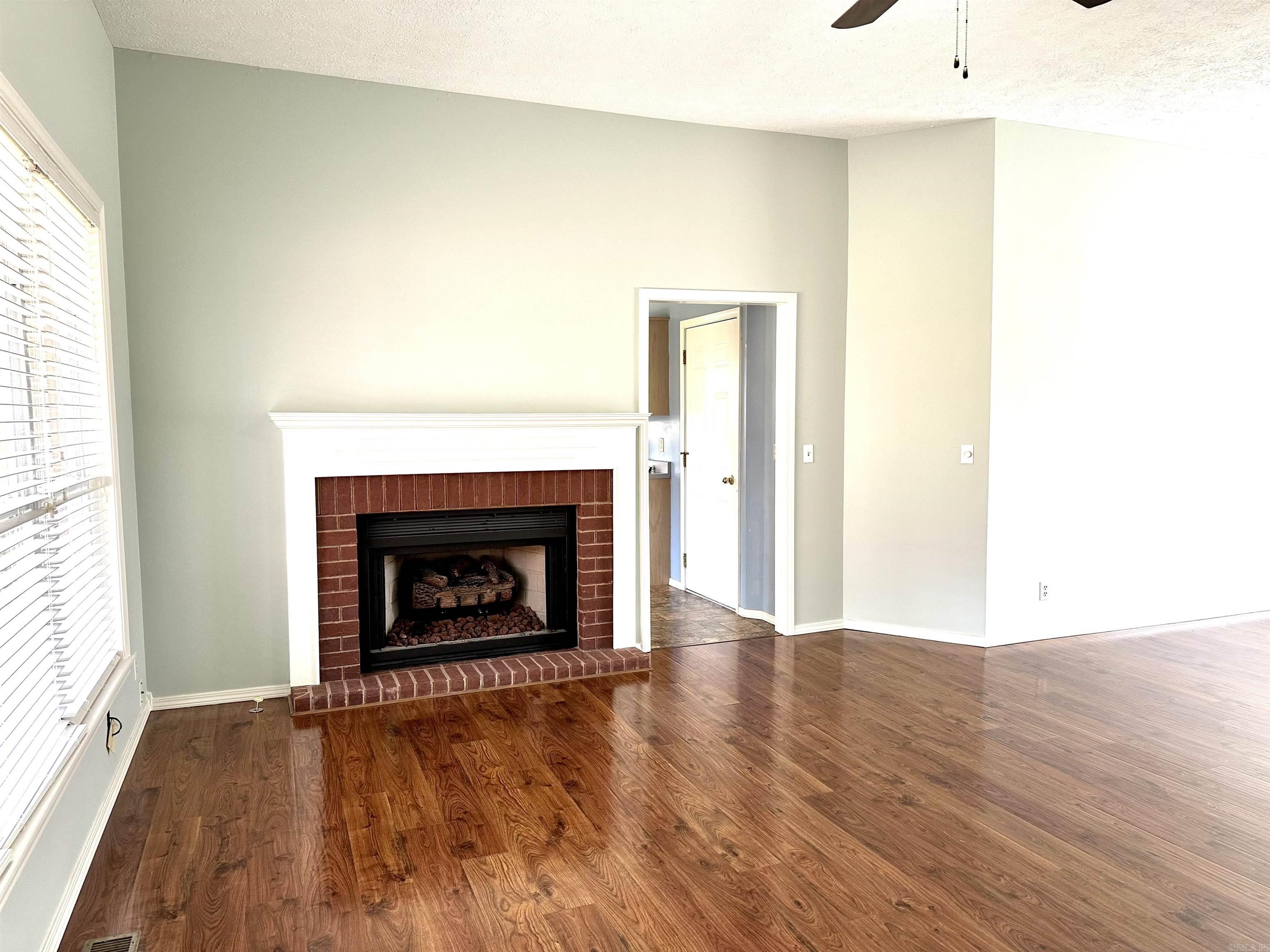 Delwood Manor 1st - Residential