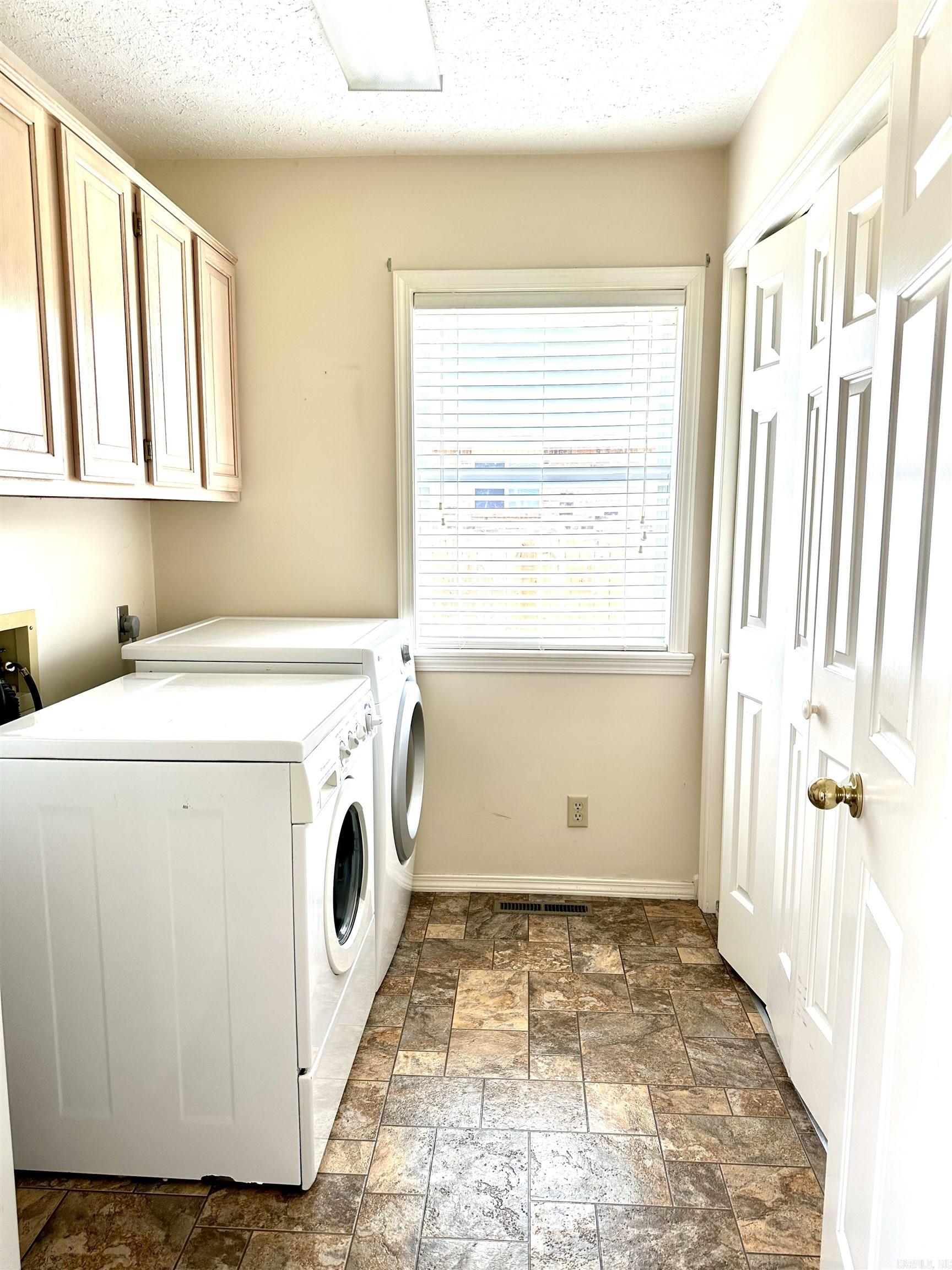 Delwood Manor 1st - Residential