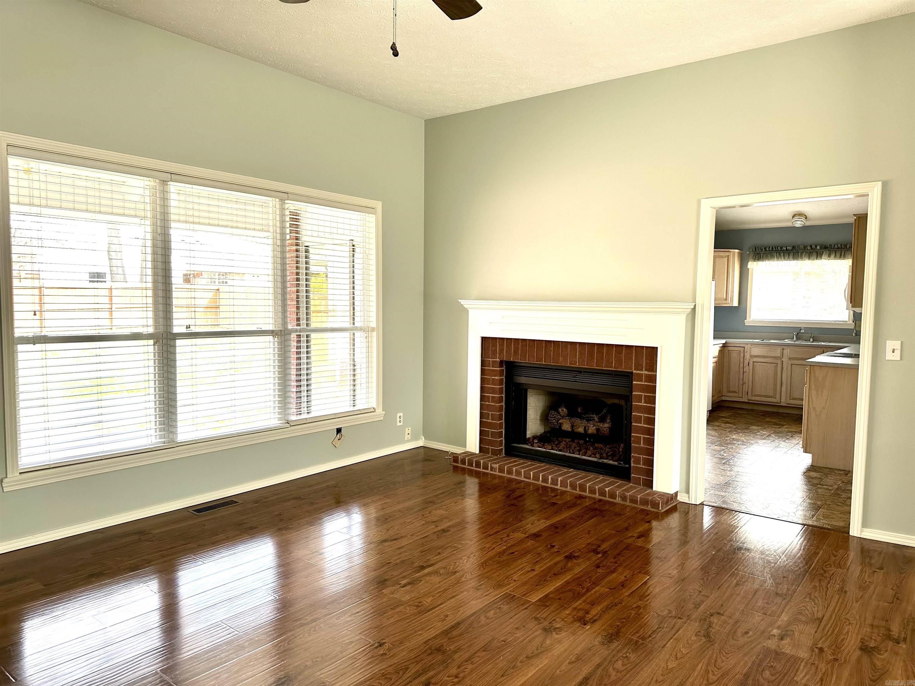 Delwood Manor 1st - Residential