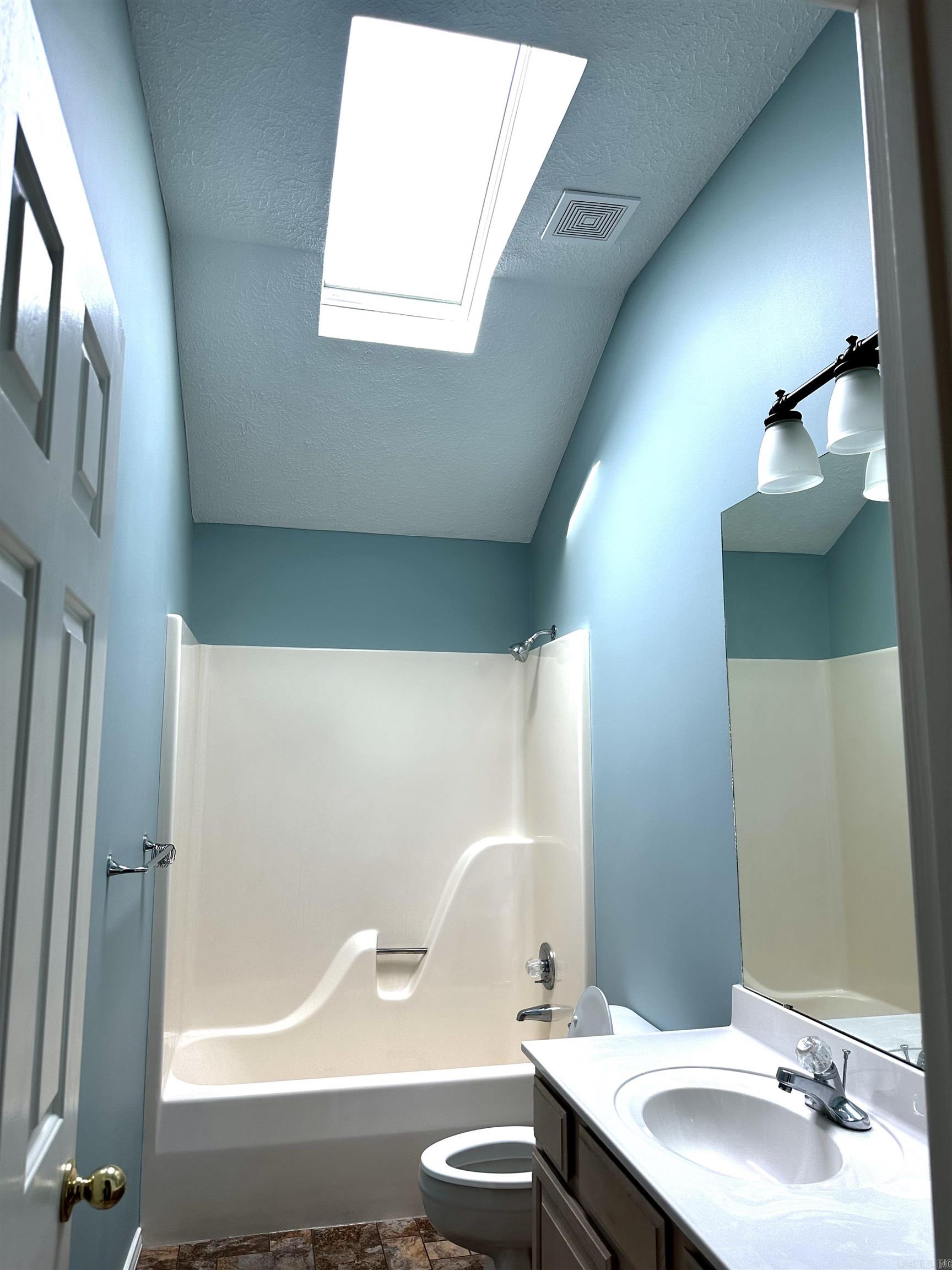 Delwood Manor 1st - Residential