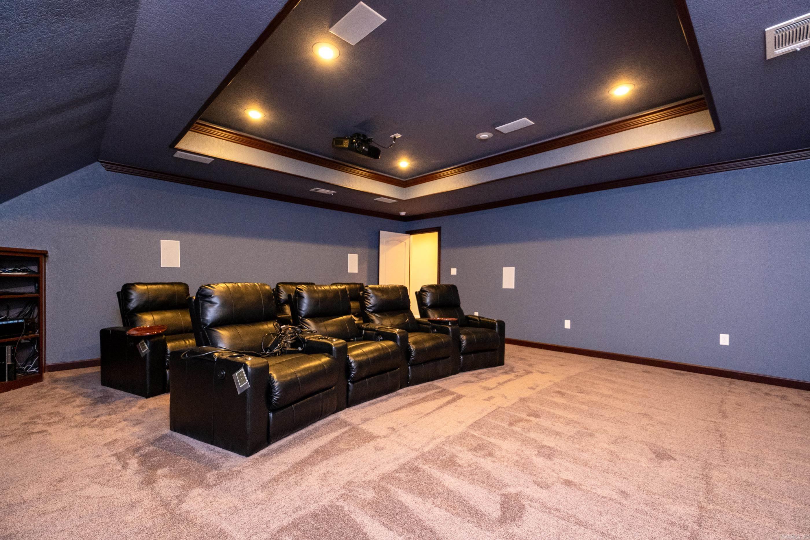 WOODLANDS EDGE - Residential