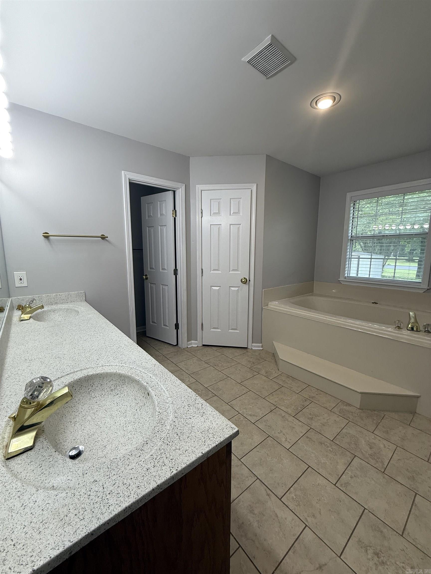 BAUGHMAN REPLAT - Residential Lease