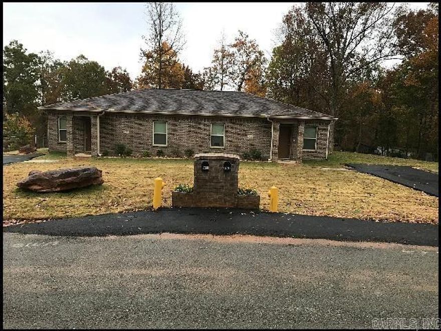 *MABELVALE/SALINE COUNTY* BEAUTIFUL DUPLEX IN ROYAL OAK TERRACE SUBDIVISION!! This 2 Bedroom And 1 Bath Unit Features 900 Sqft! Refrigerator, Stove, And Dishwasher Provided In Kitchen, Complete With Granite Countertops And Eat-In Dining Area! Luxury Plank Vinyl Throughout! Washer And Dryer Hookups! Pad For Parking! Security System Included In Rent! Tenant Pays For Gas And Electric; Water Will Be Charged Monthly At A Flat Rate Of $45. Trash And Lawn Care Are Handled By Owner!! AVAILABLE NOW!!!  <a href='https://raineyrealty.com/virtualtour.php?r=uCwtIb'> Click here for a 360° Virtual Tour</a>