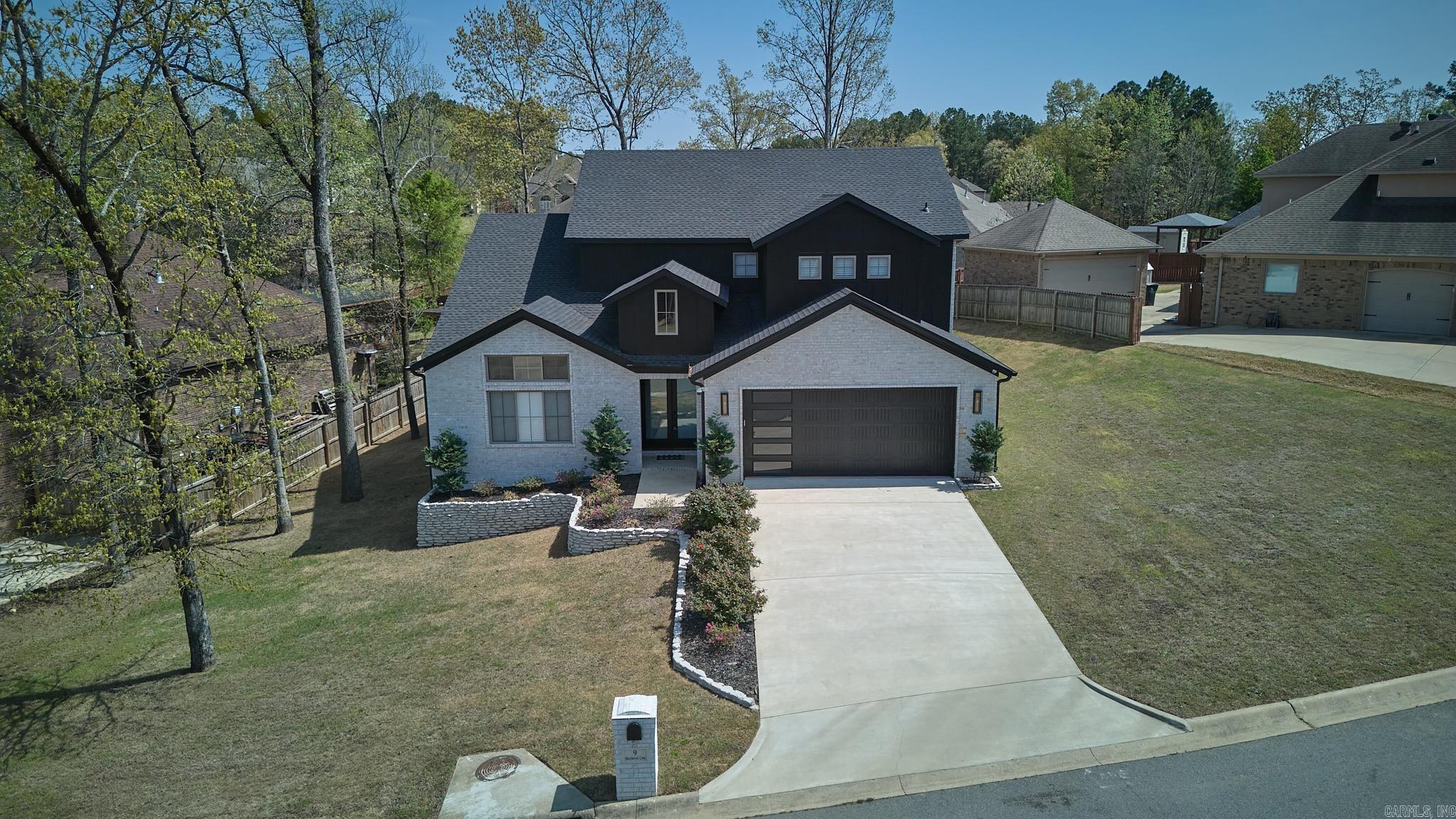 SIENNA LAKE - Residential