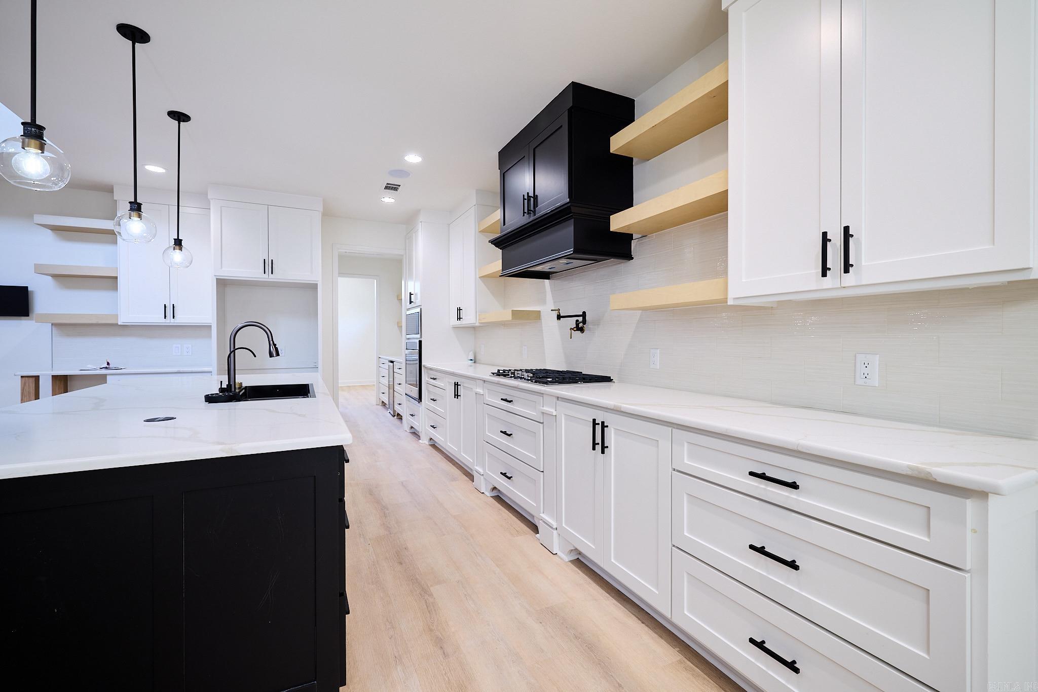 SIENNA LAKE - Residential