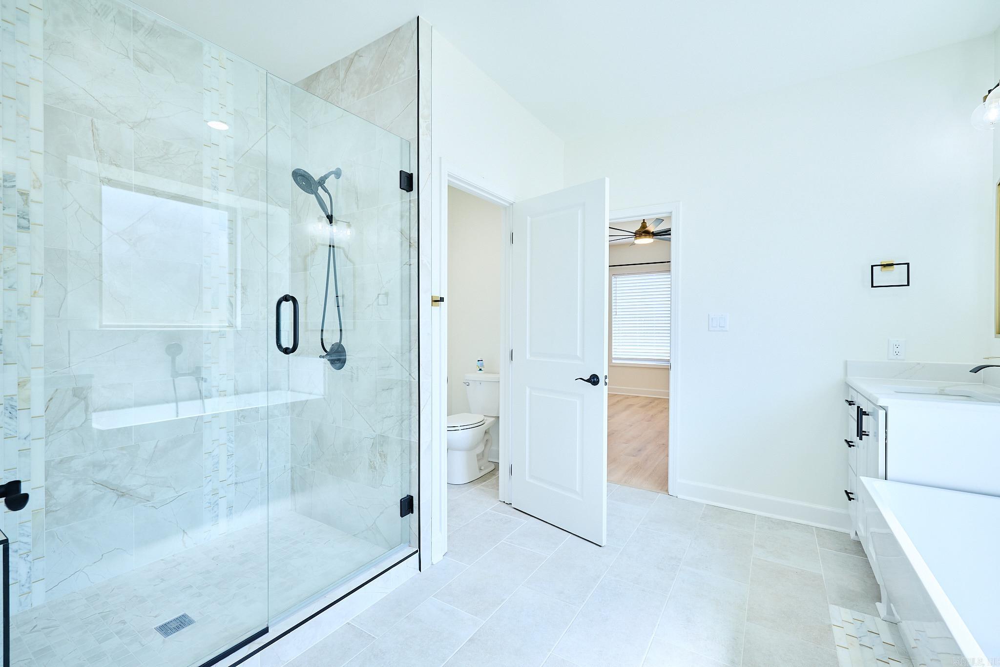 SIENNA LAKE - Residential