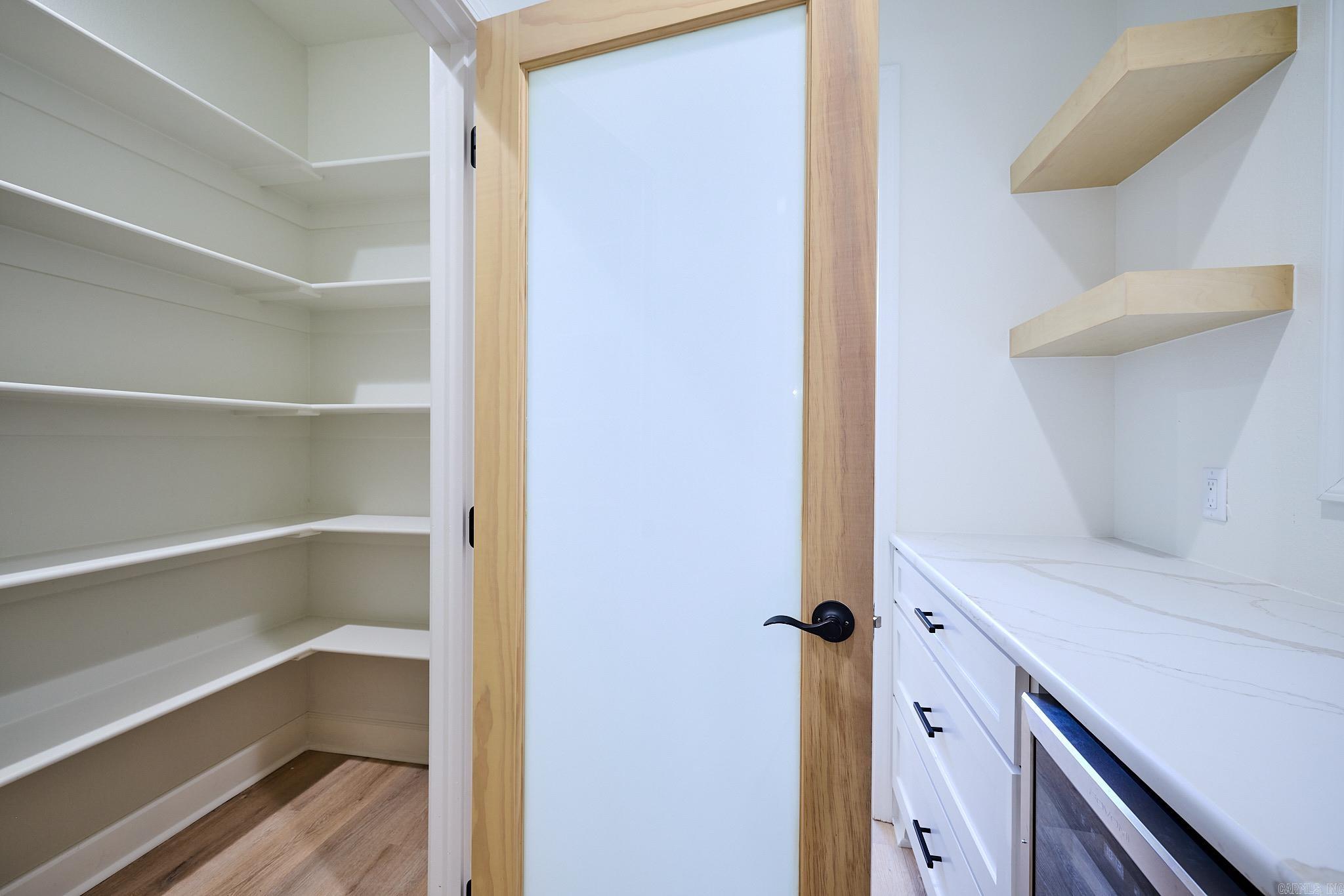 SIENNA LAKE - Residential