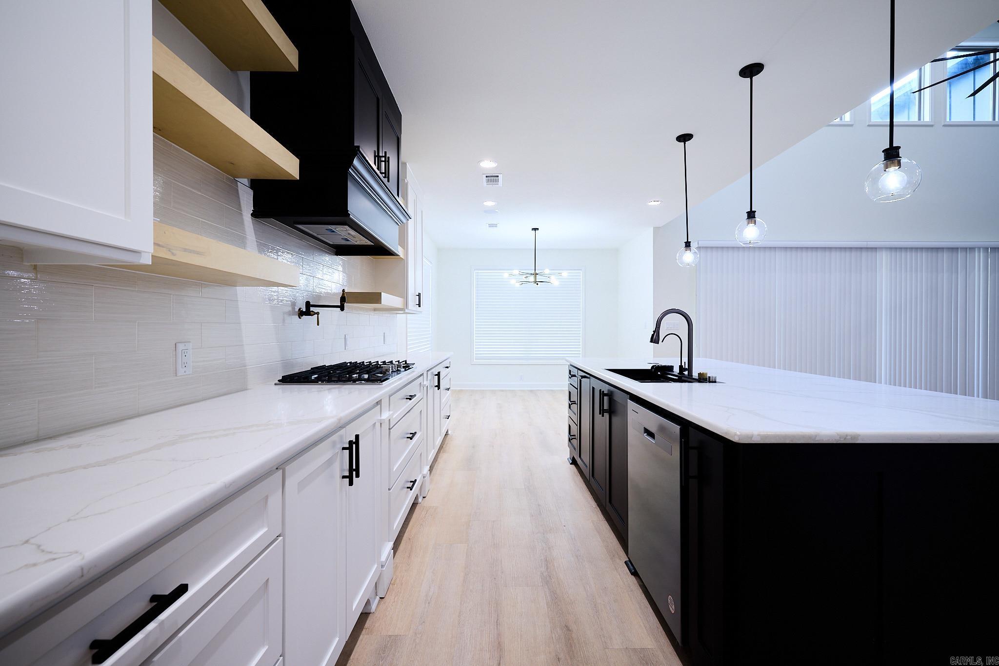 SIENNA LAKE - Residential