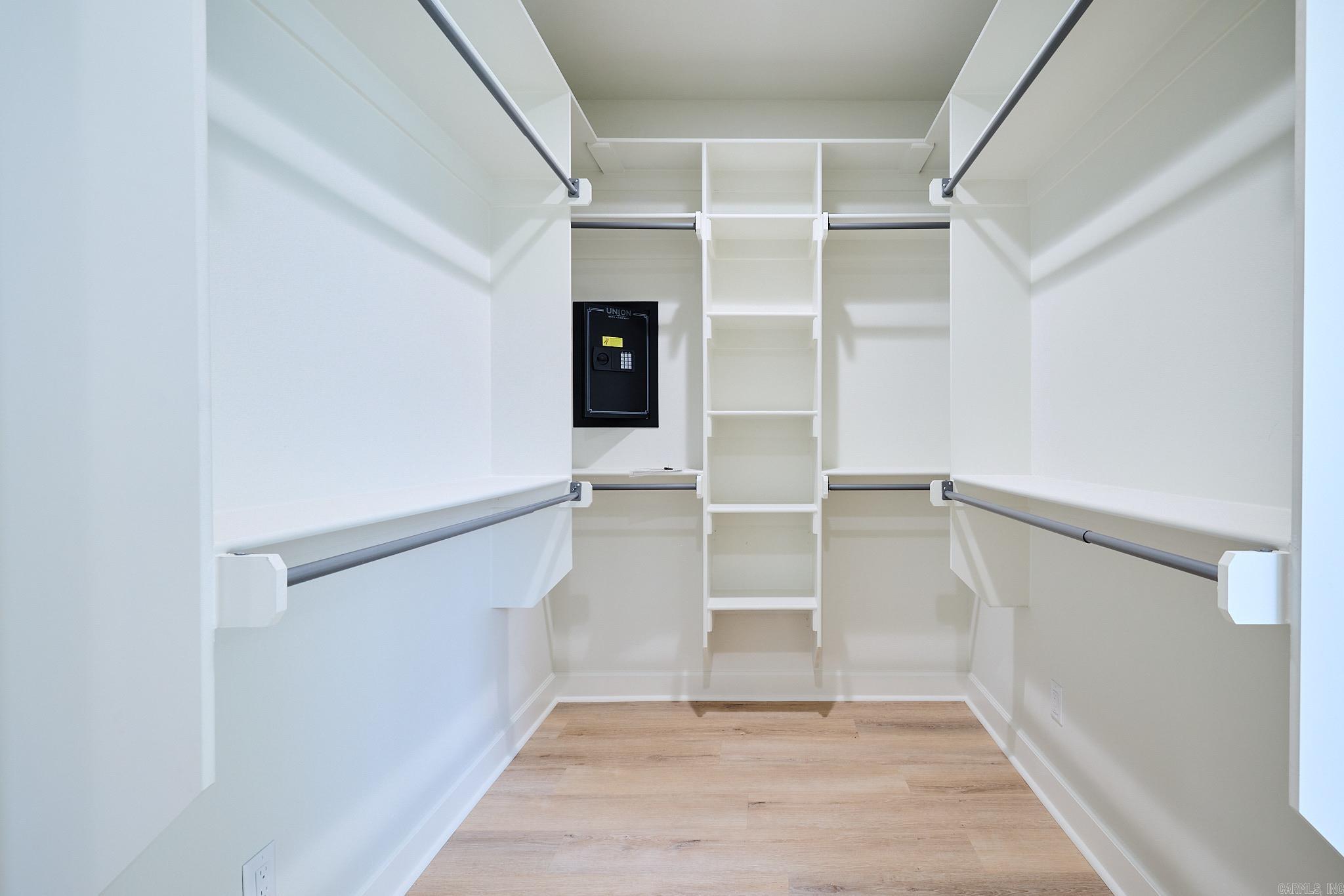 SIENNA LAKE - Residential