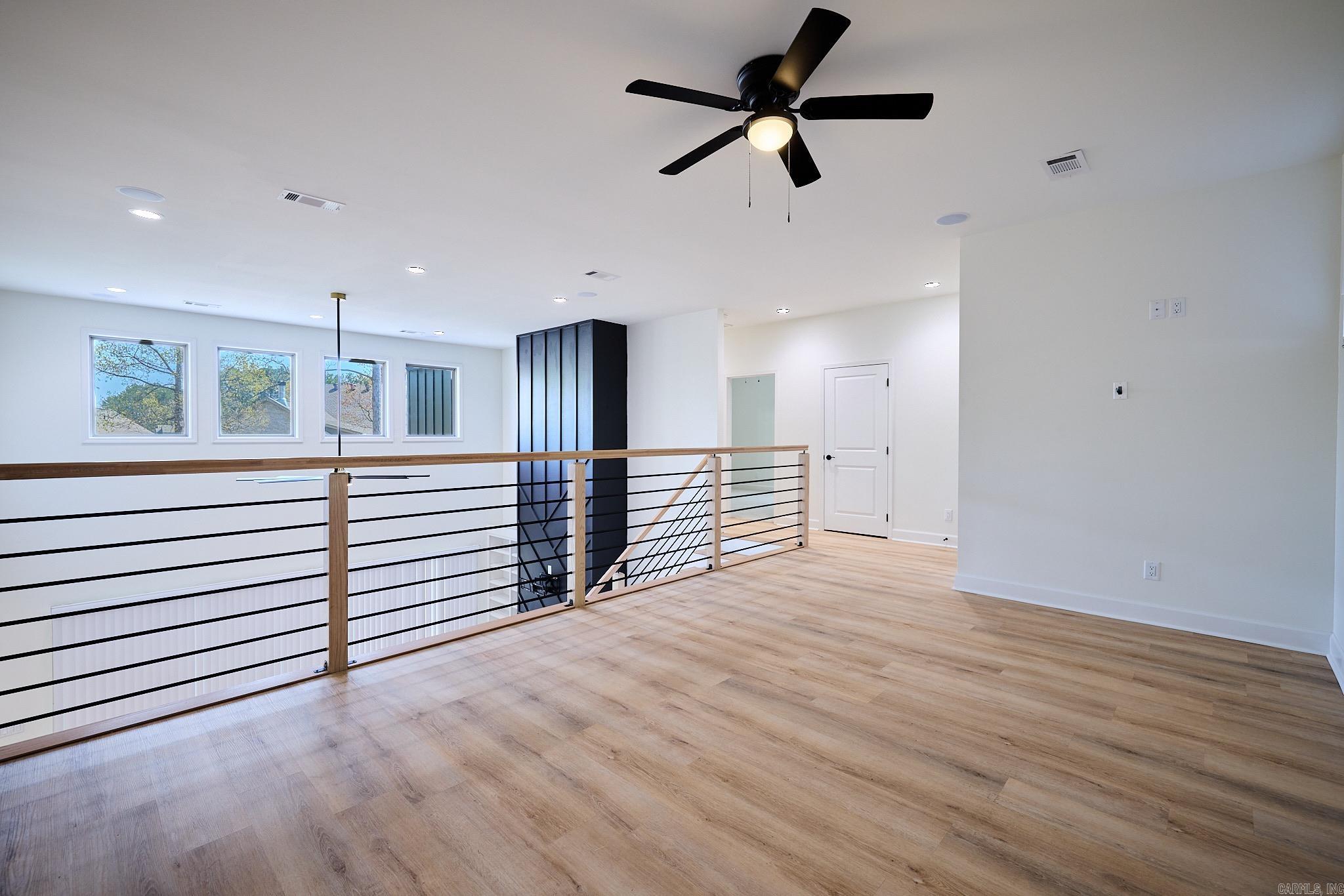 SIENNA LAKE - Residential