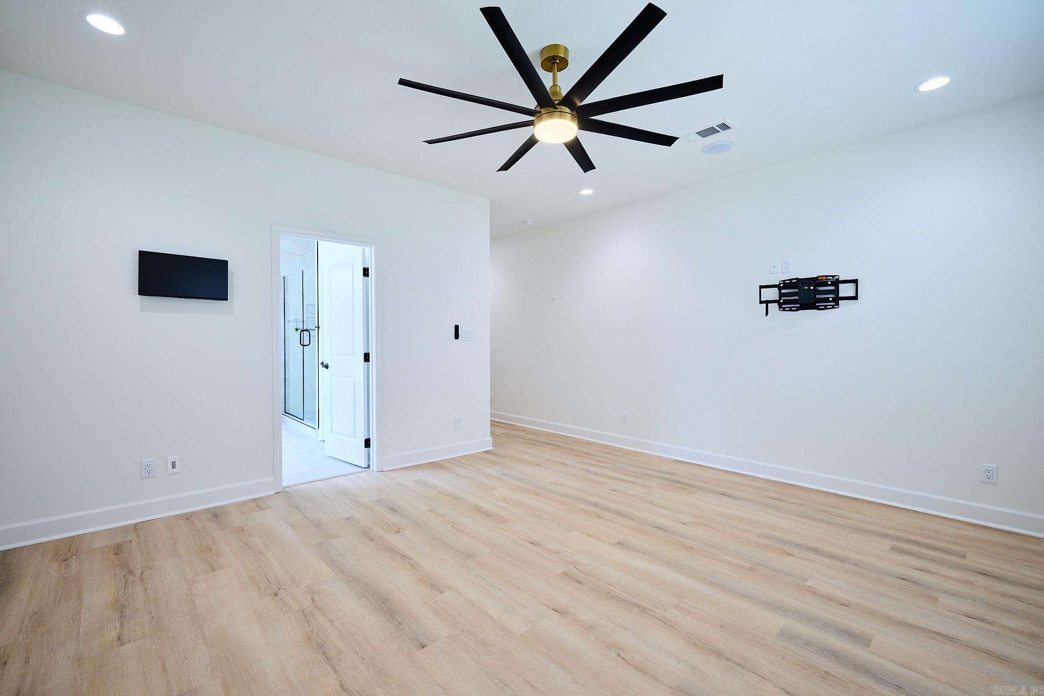 SIENNA LAKE - Residential