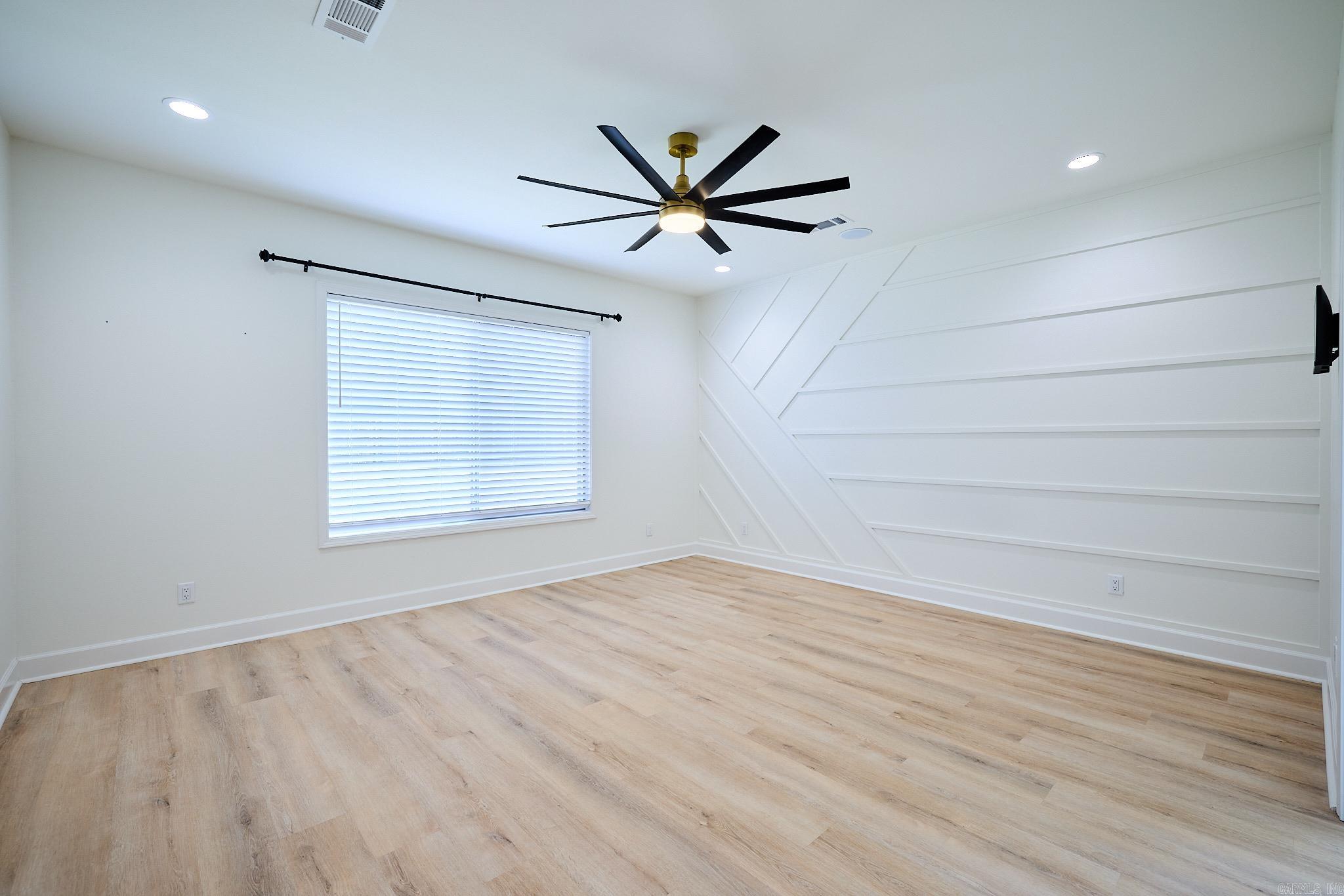 SIENNA LAKE - Residential