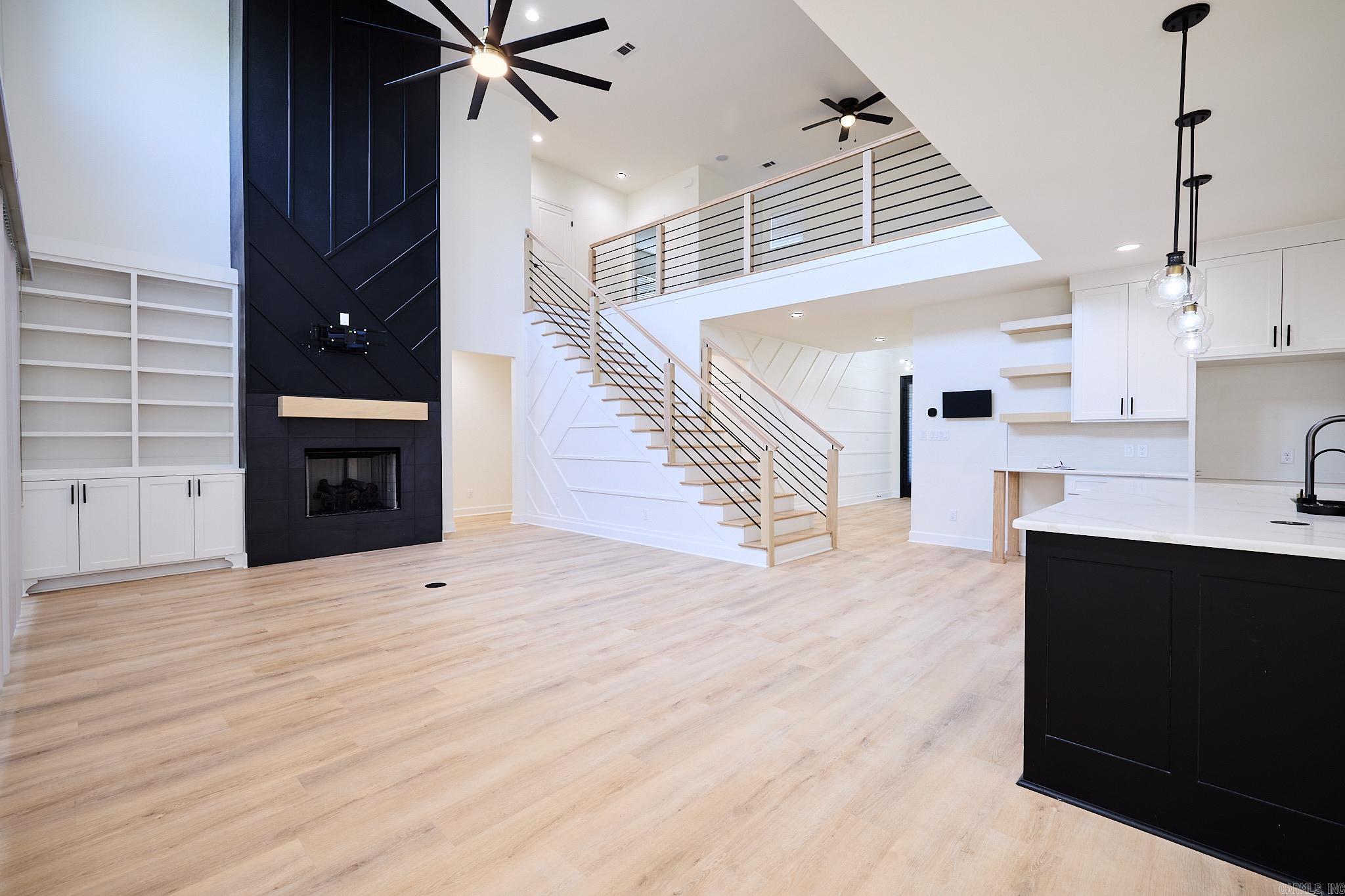 SIENNA LAKE - Residential