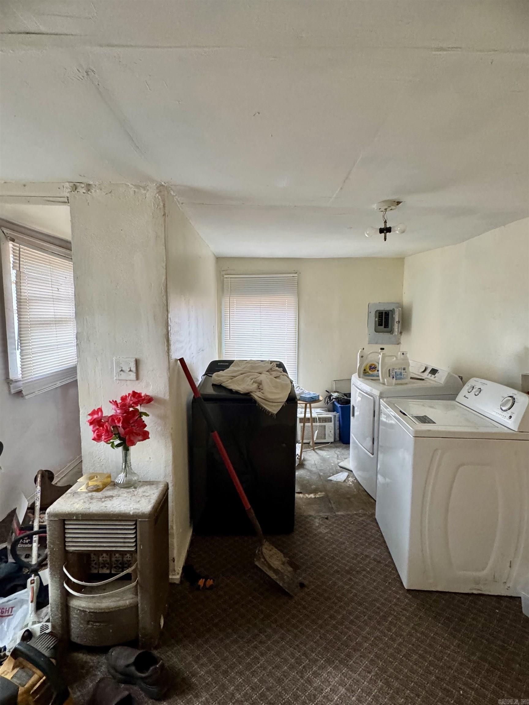 SHADY OAKS - Residential