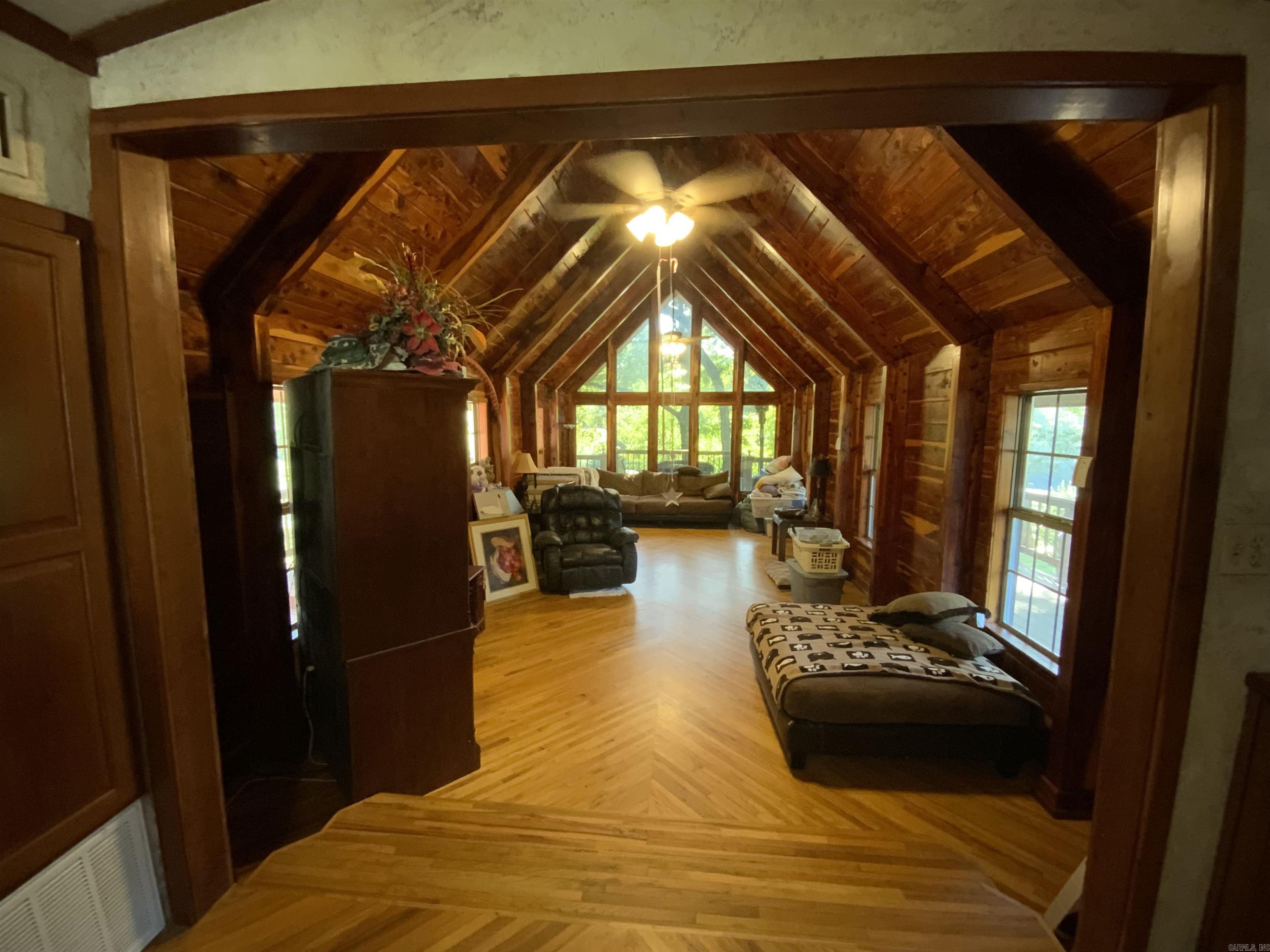 HIDDEN VALLEY - Residential