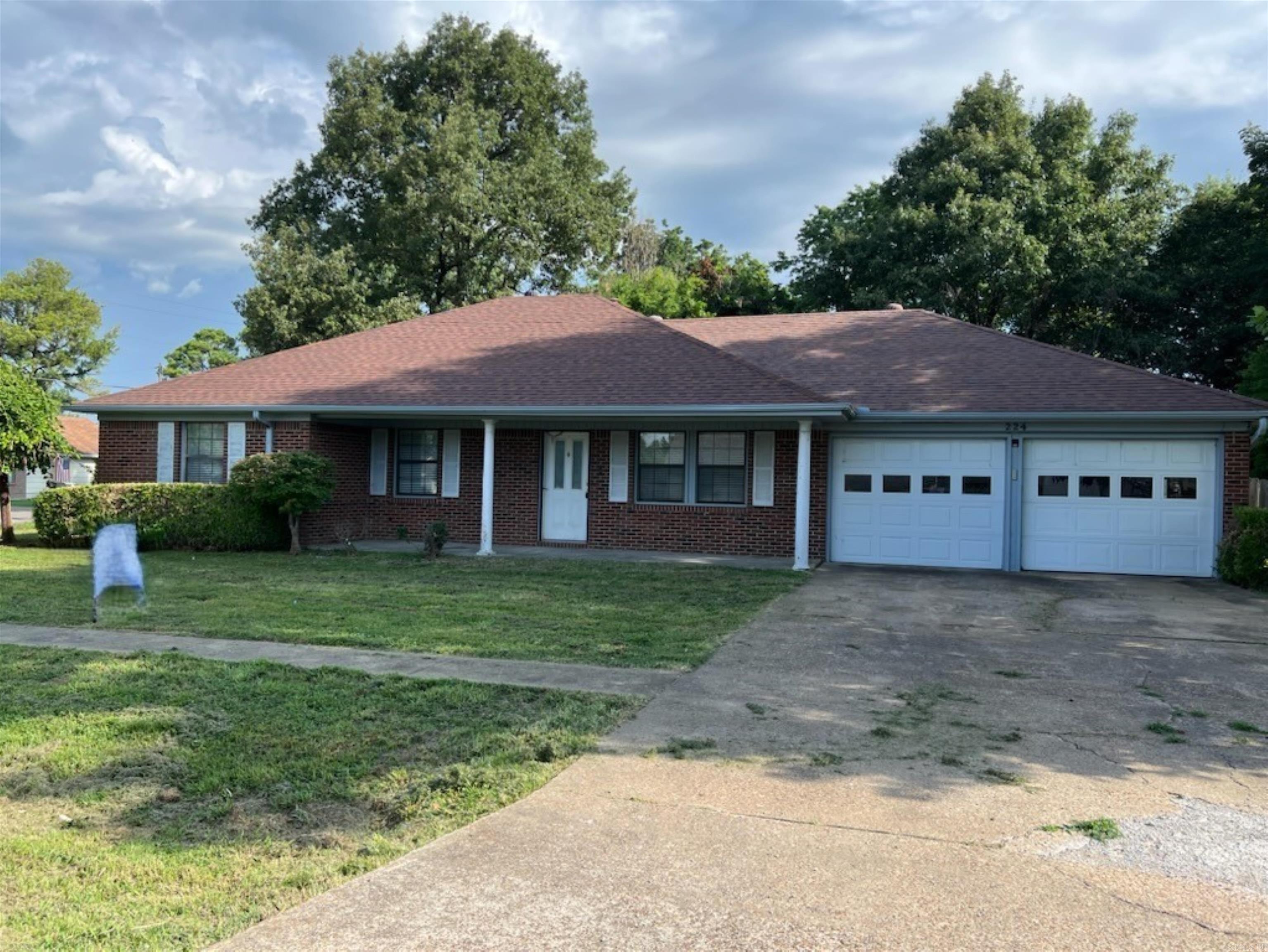 JUST REDUCED!!! Nice sized home on corner lot. Home Has 3 bedrroms,1.5 baths, large living room, kitchen/dining. All offers must be submitted by the Buyer's agent via the RES.NET Agent Portal. If your offer is accepted, you agree to be responsible for an offer submission technology fee of $150.00. The fee will be collected and disbursed by the settlement agent and disbursed at the closing and settlement of the transaction. To submit your buyer's offer, simply click the link below. If you already have a RES.NET Agent account, you will be prompted to log in. If not, you will be prompted to create an account. To begin, click or paste this link into your web browser: https://agent.res.net/Offers.aspx?-1796318