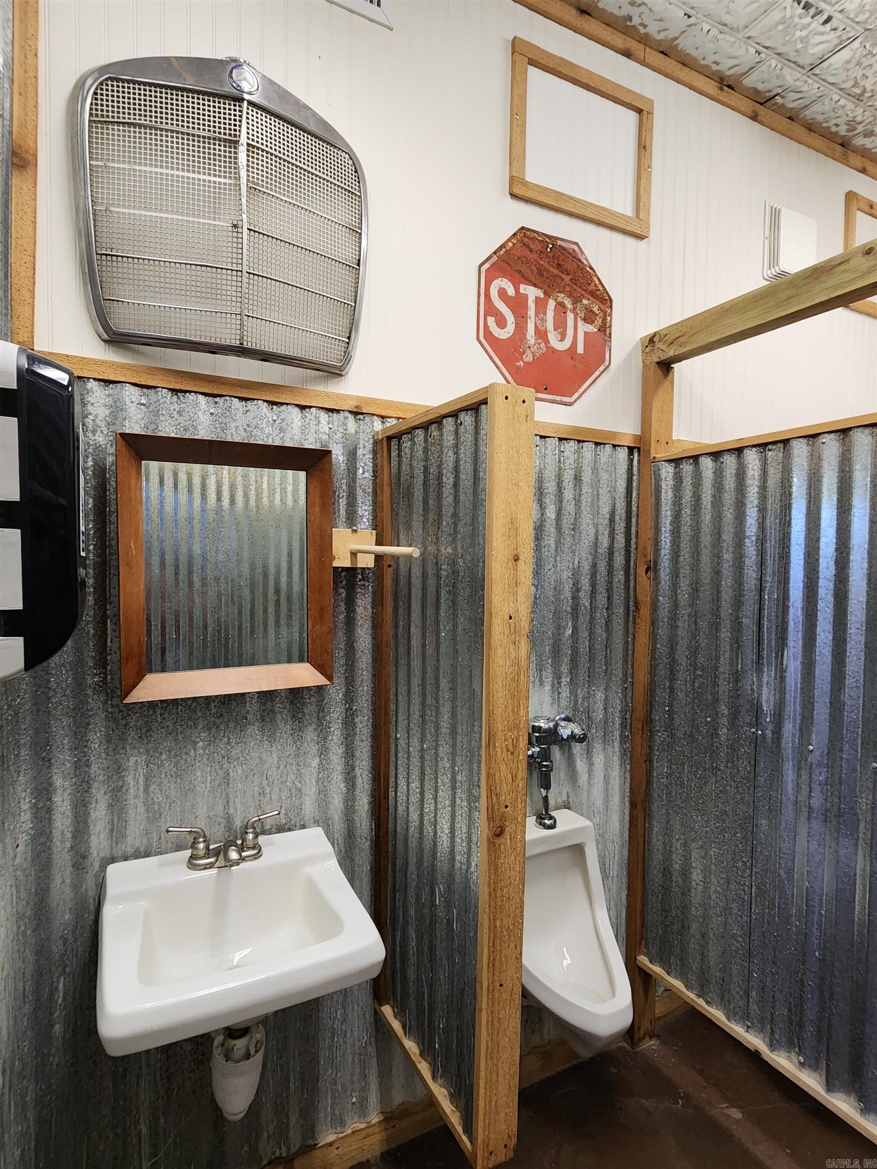 Hs Land & Imp - Commercial Sale