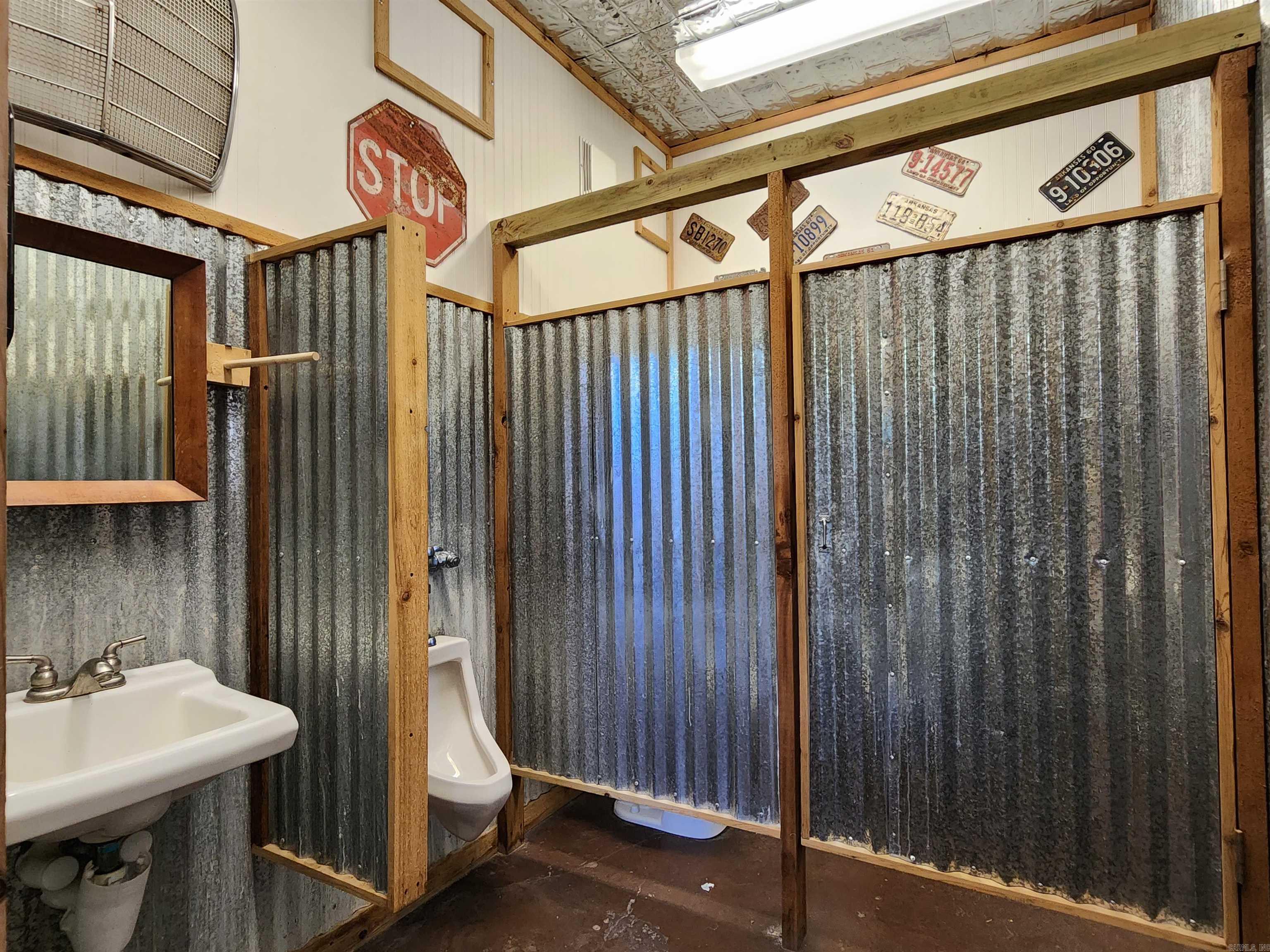 Hs Land & Imp - Commercial Sale